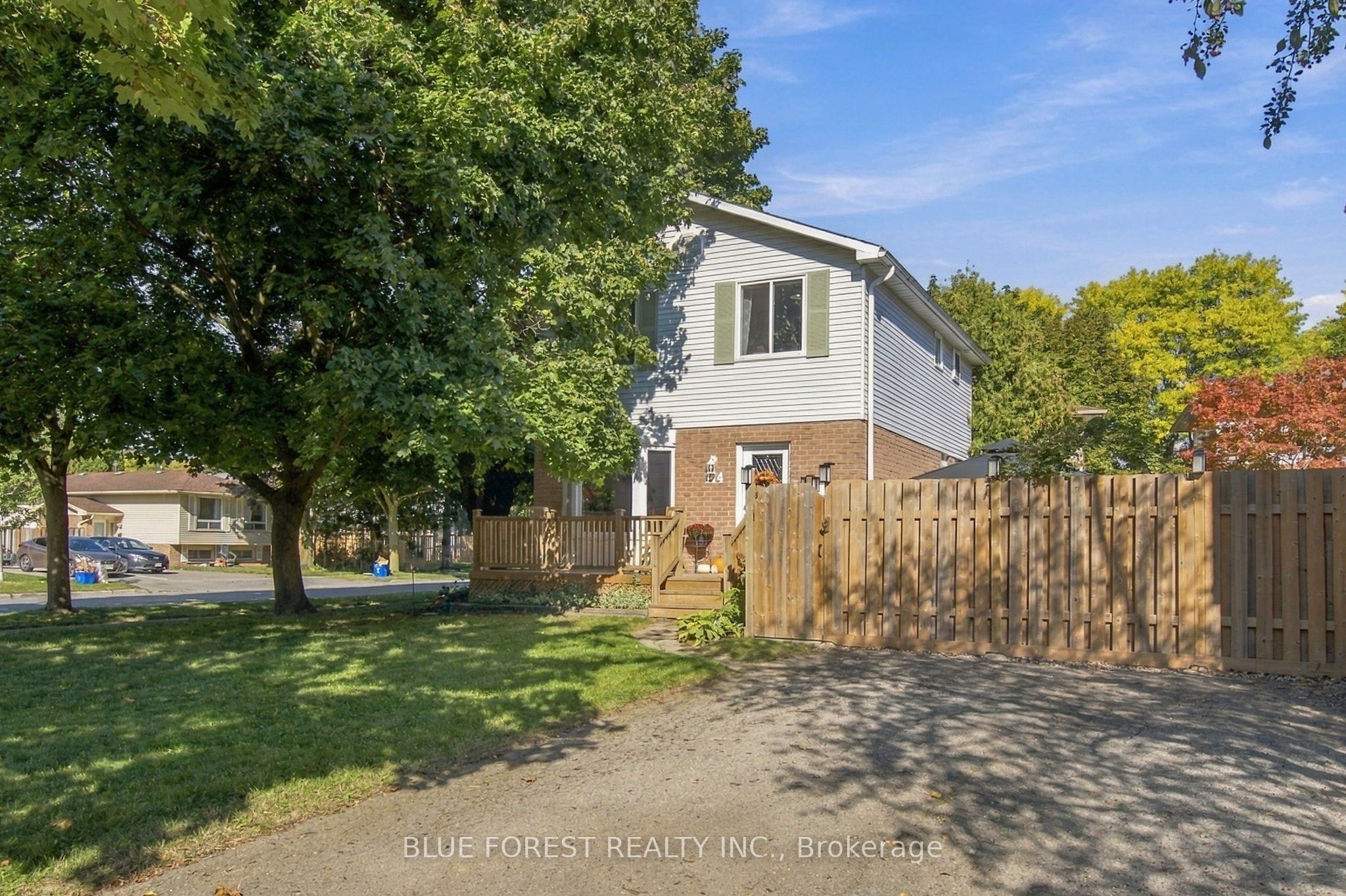 114 Hearthside Place Property Photo 1