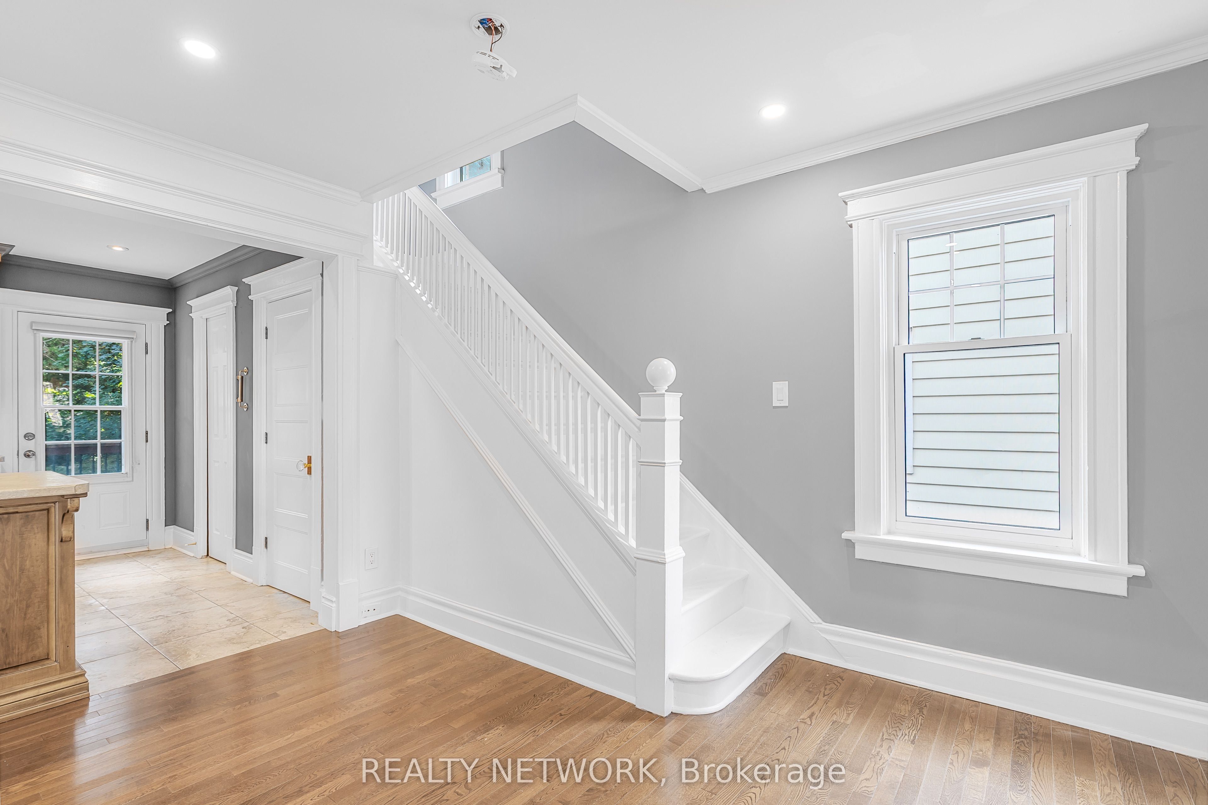 17 Gerrard Street Property Photo 4