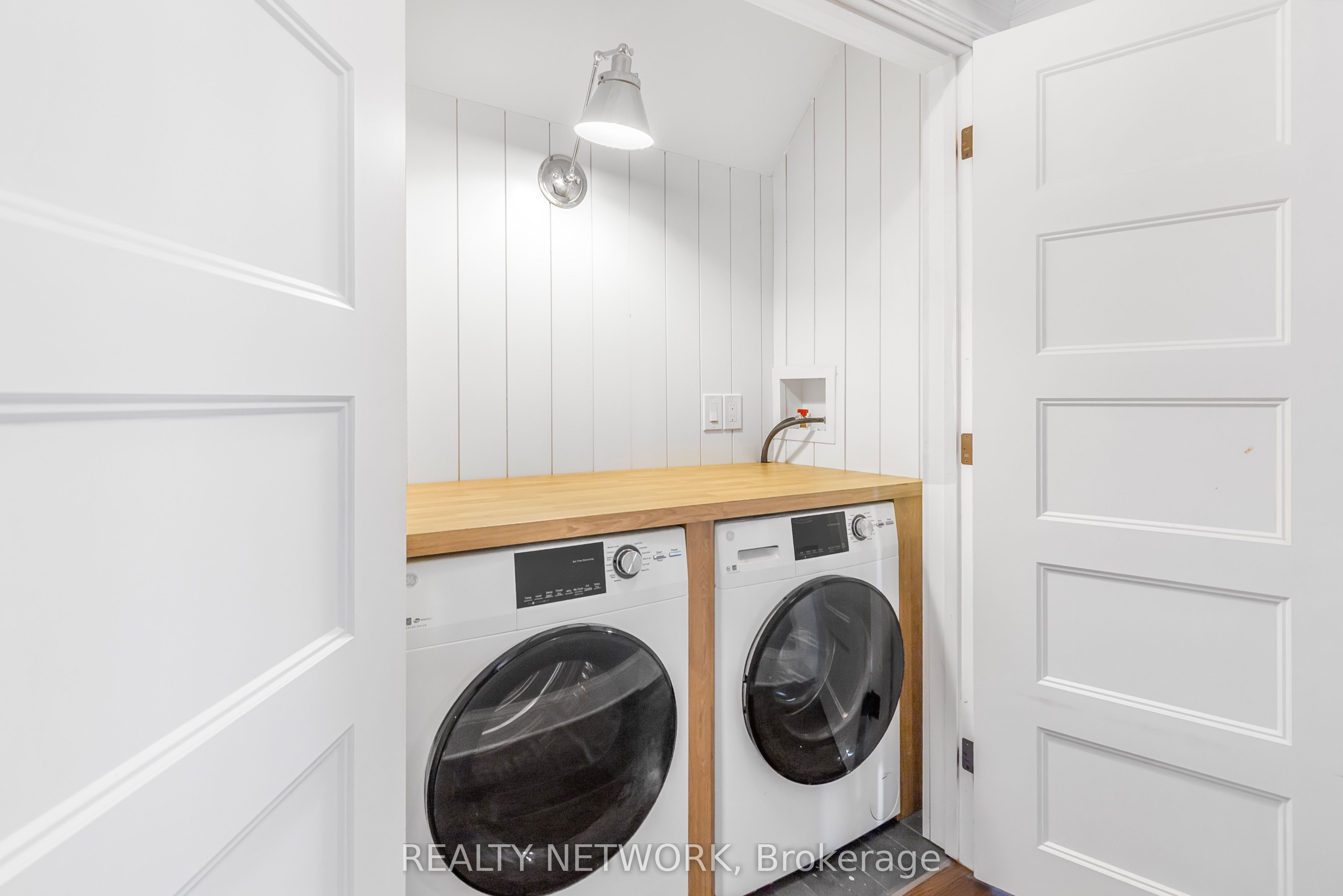 17 Gerrard Street Property Photo 18