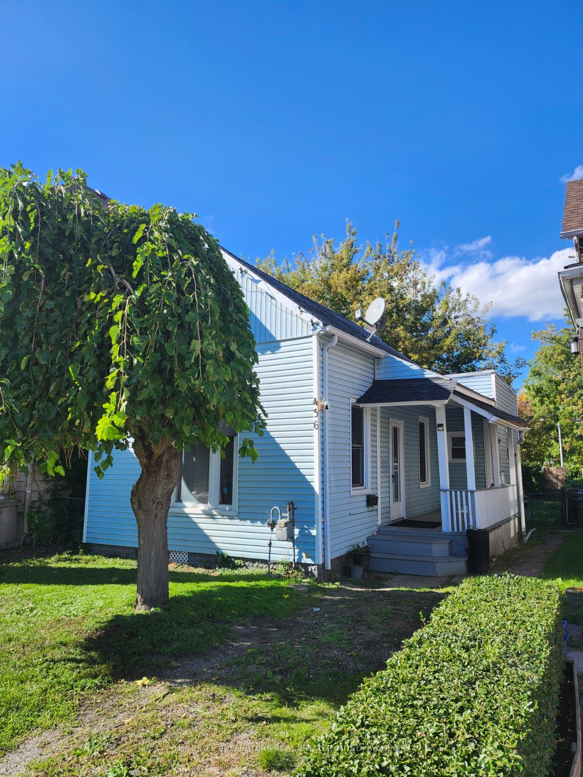 436 Elliott Street W Property Photo 1