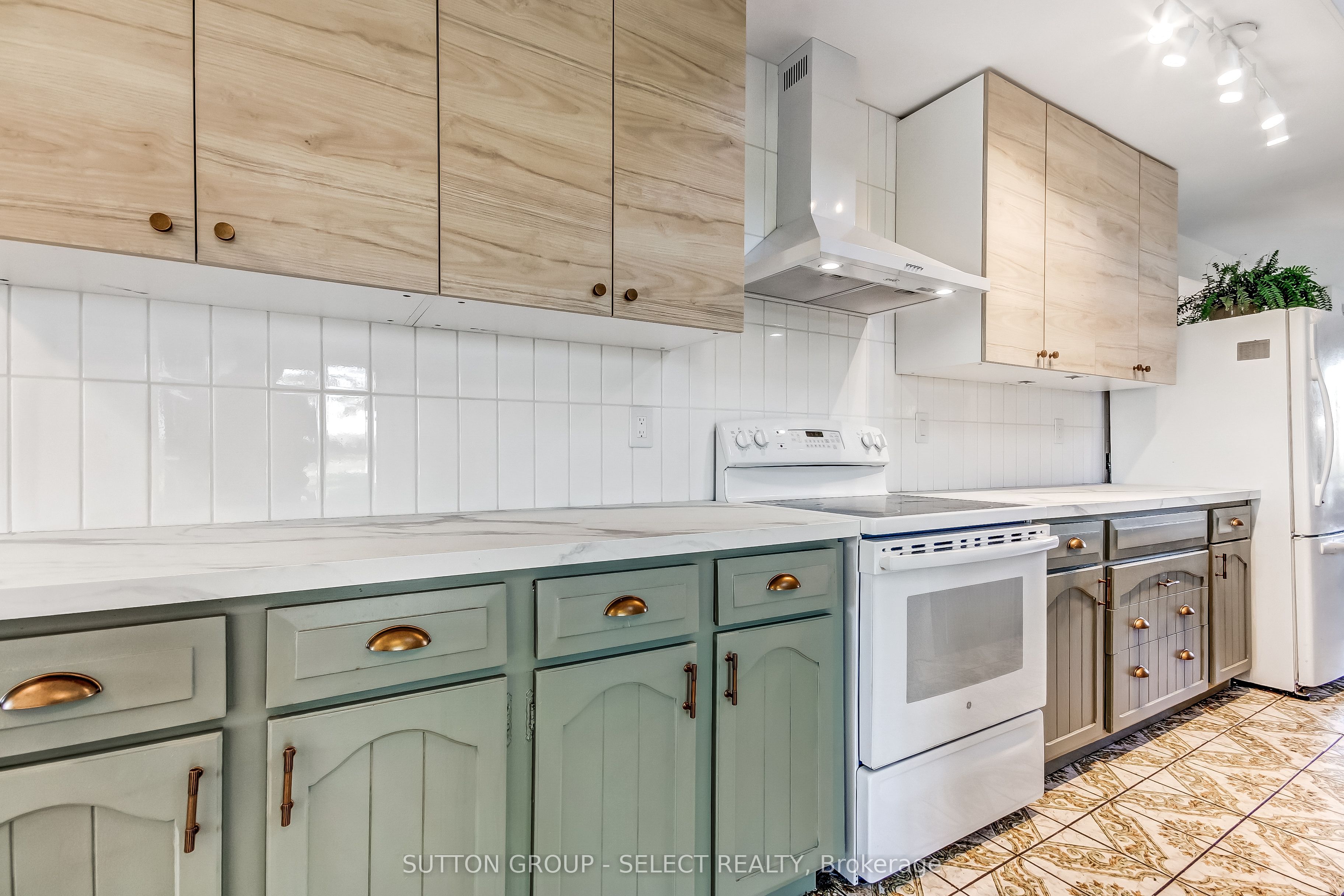 18038 Thorndale Road Property Photo 11