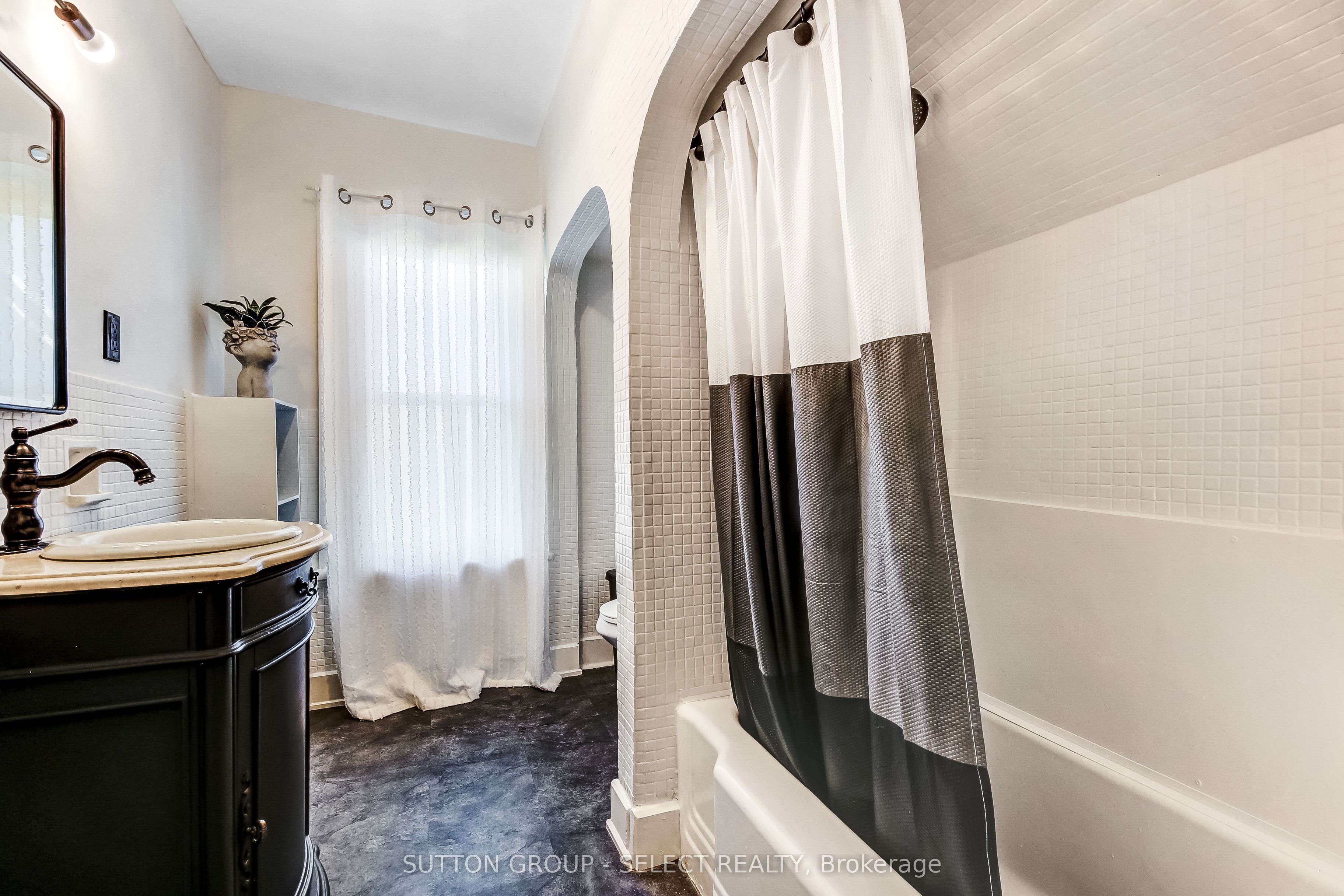 18038 Thorndale Road Property Photo 27