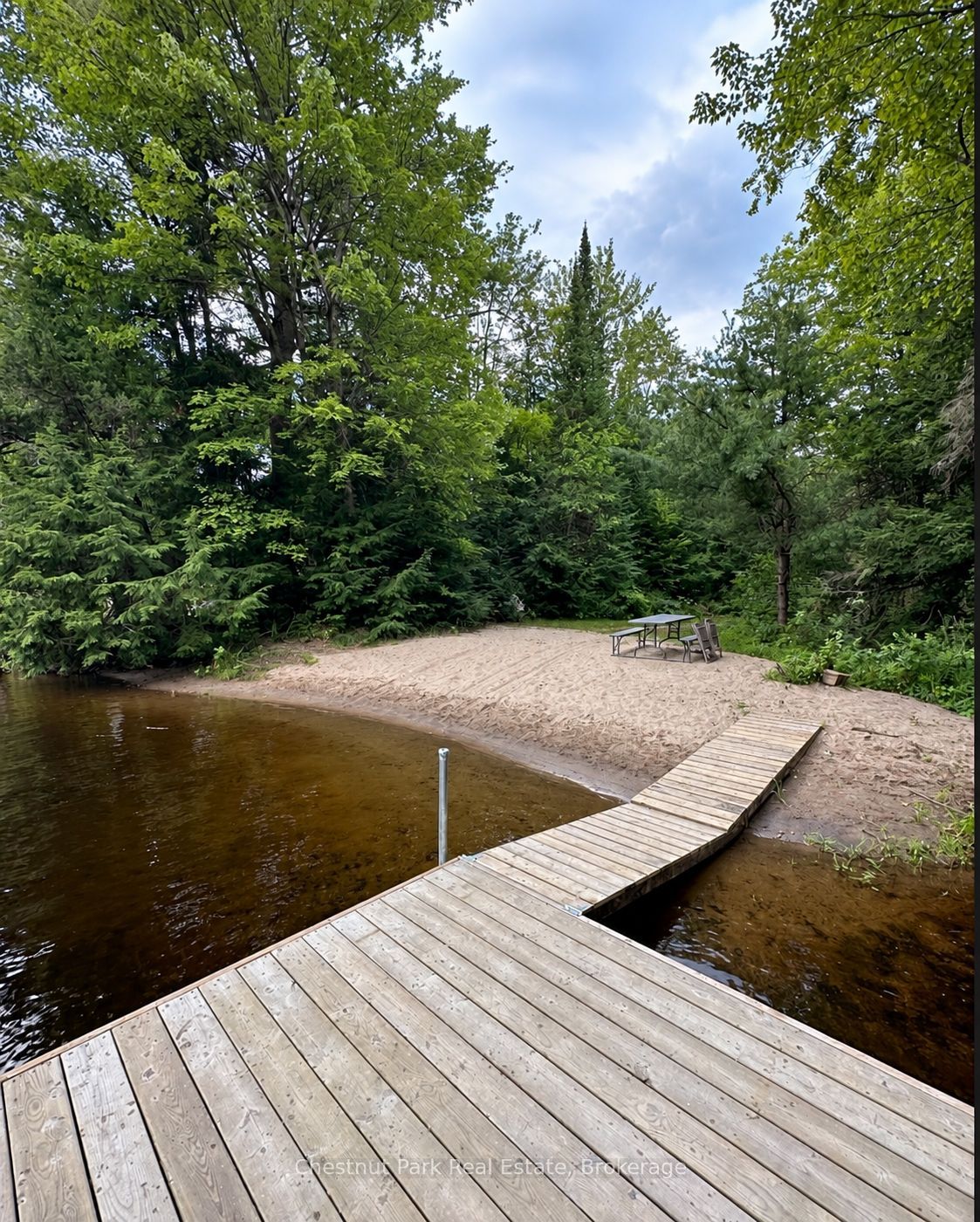 1041 Holiday Park Drive Property Photo 4