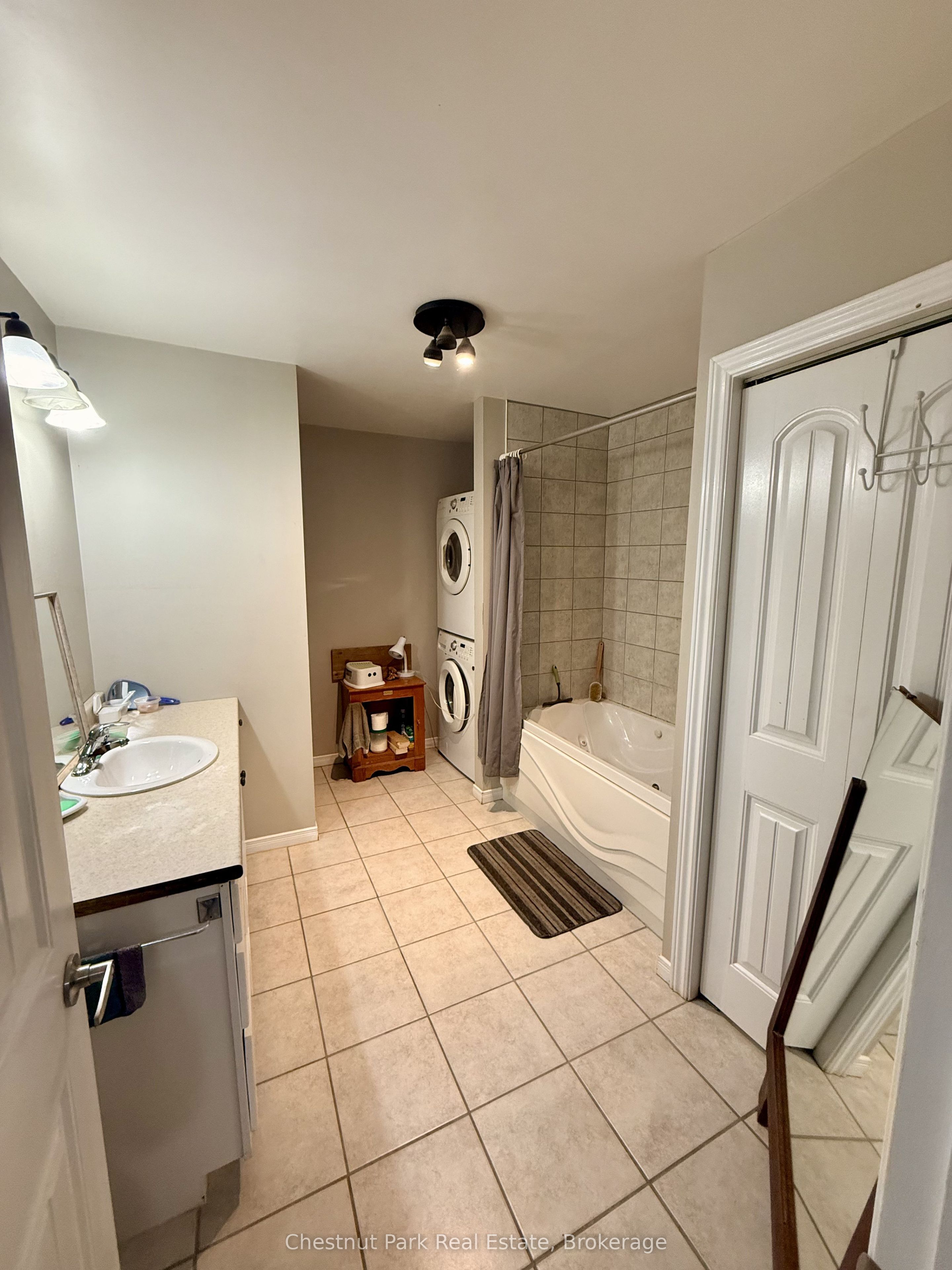 1041 Holiday Park Drive Property Photo 10
