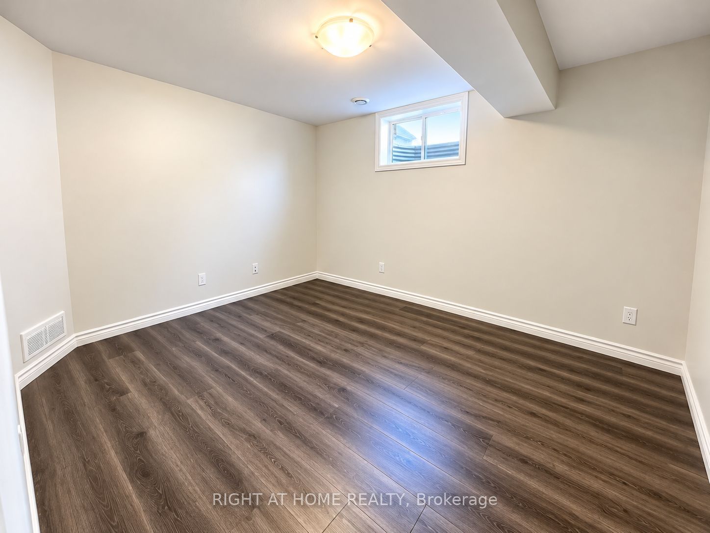 64 Ledgerock Court Property Photo 7