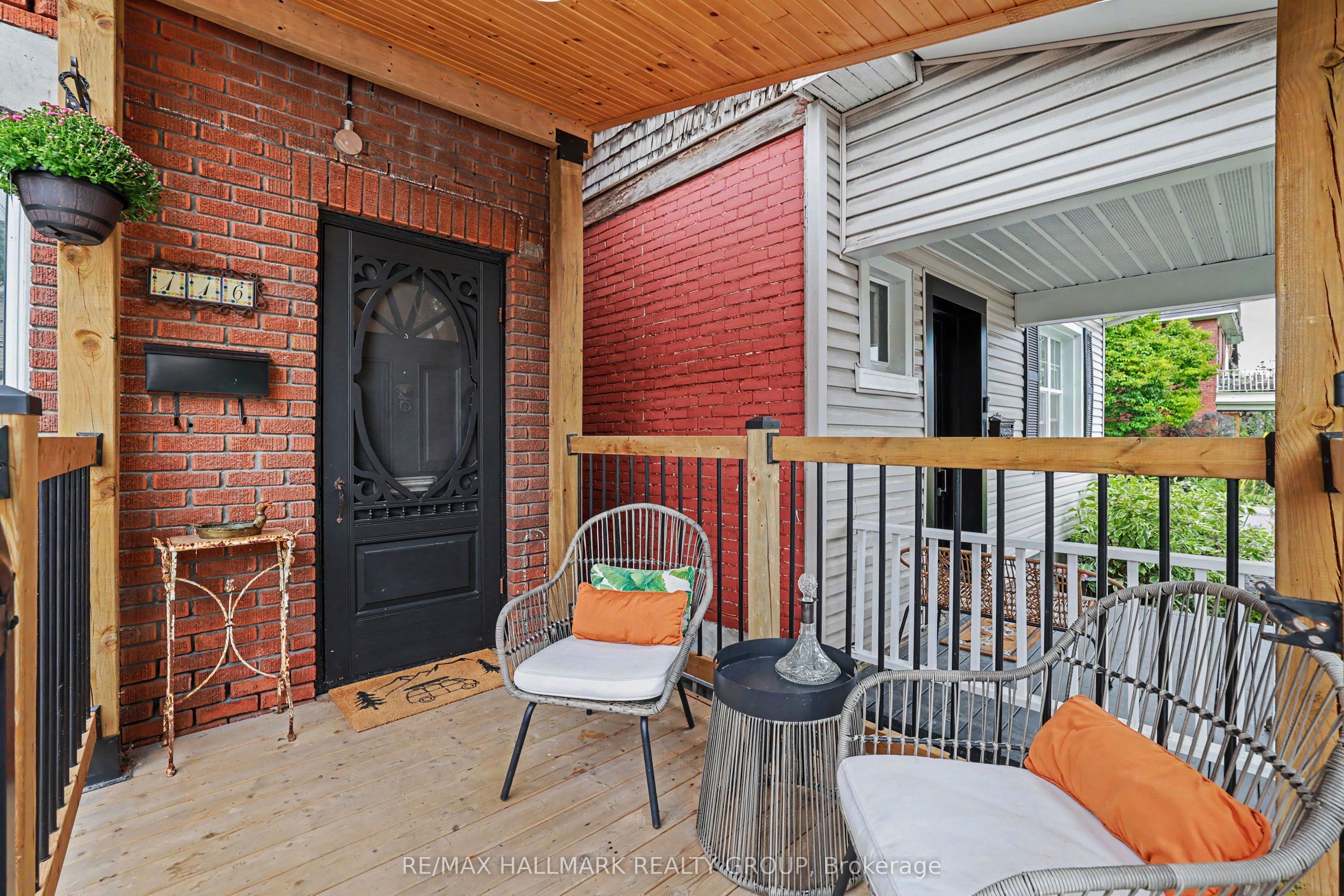 116 Hamilton Avenue N Property Photo 3