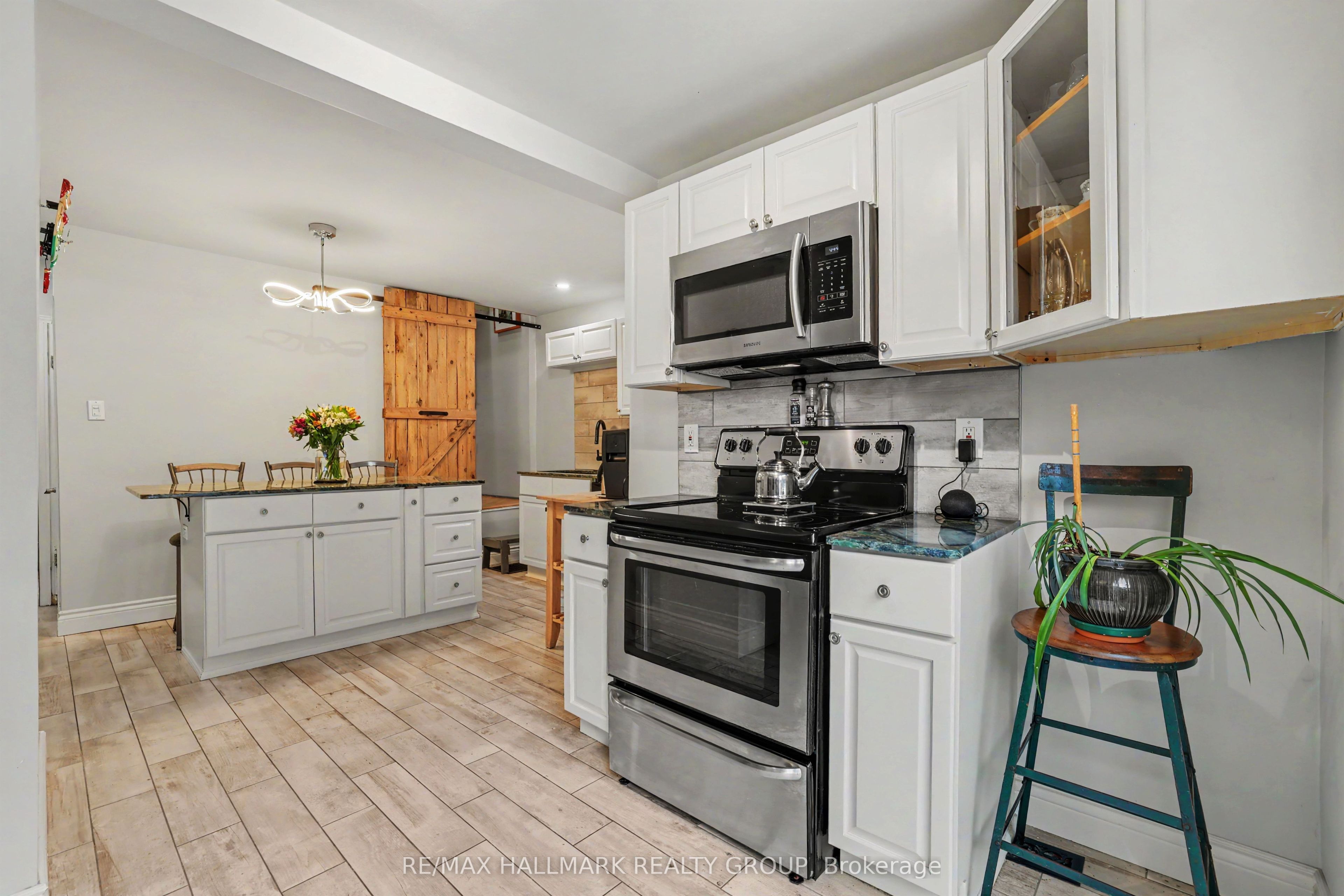 116 Hamilton Avenue N Property Photo 9
