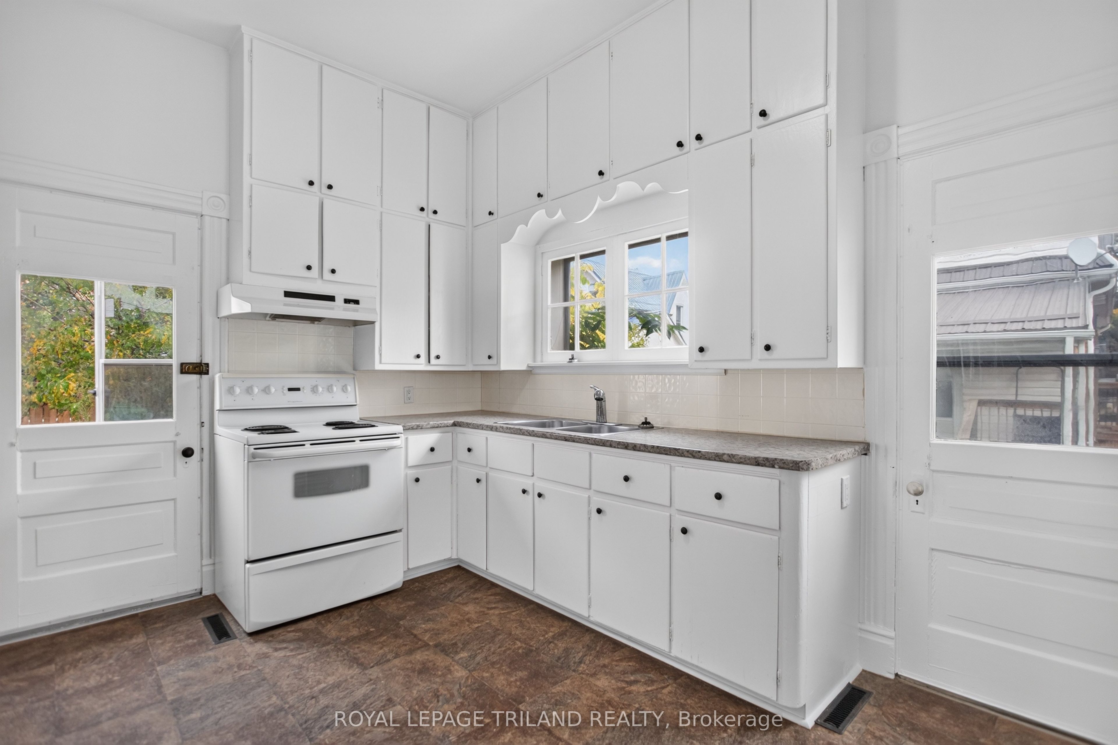 2.5 Antrim Street Property Photo 12