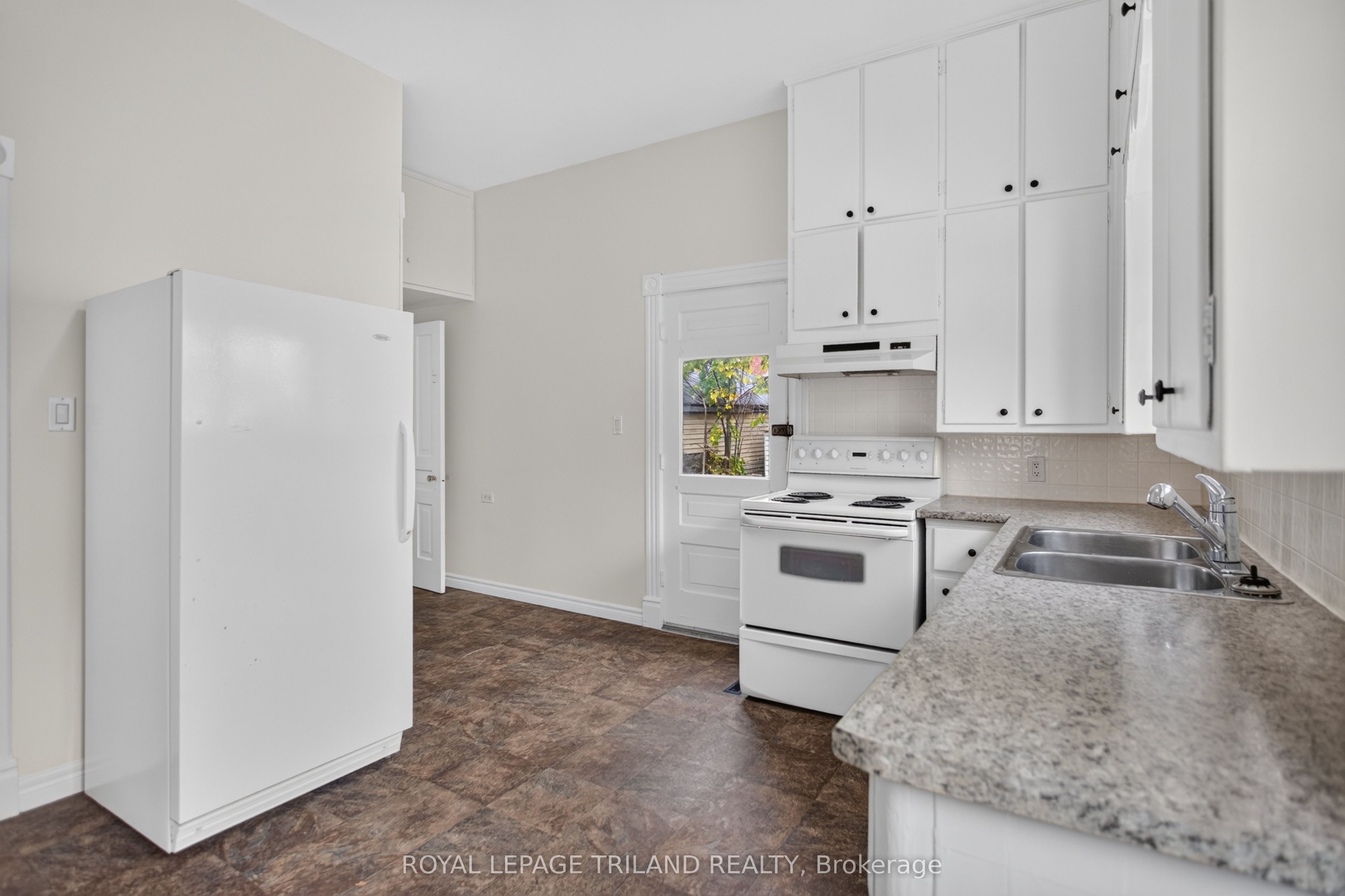 2.5 Antrim Street Property Photo 13
