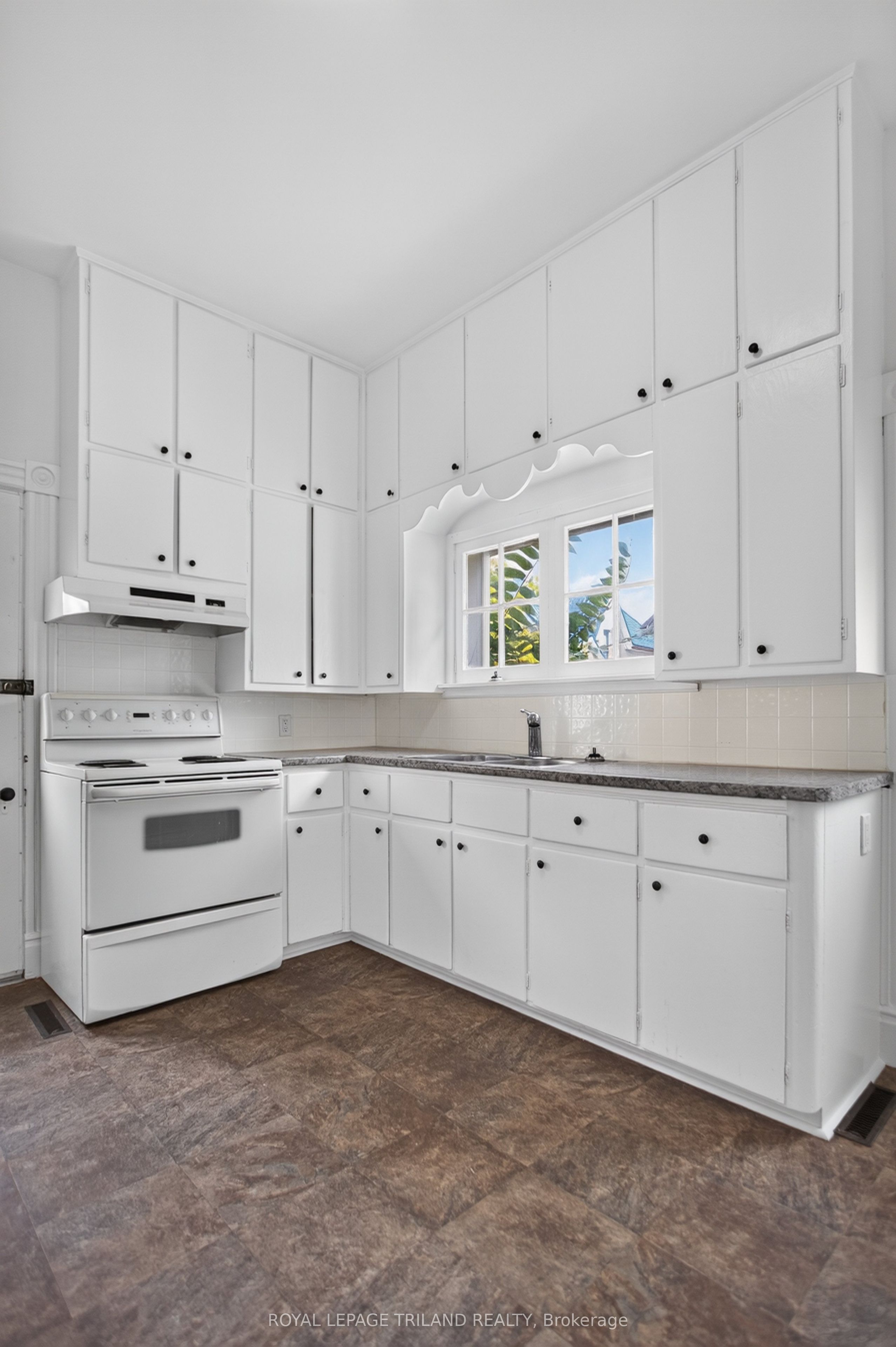 2.5 Antrim Street Property Photo 15