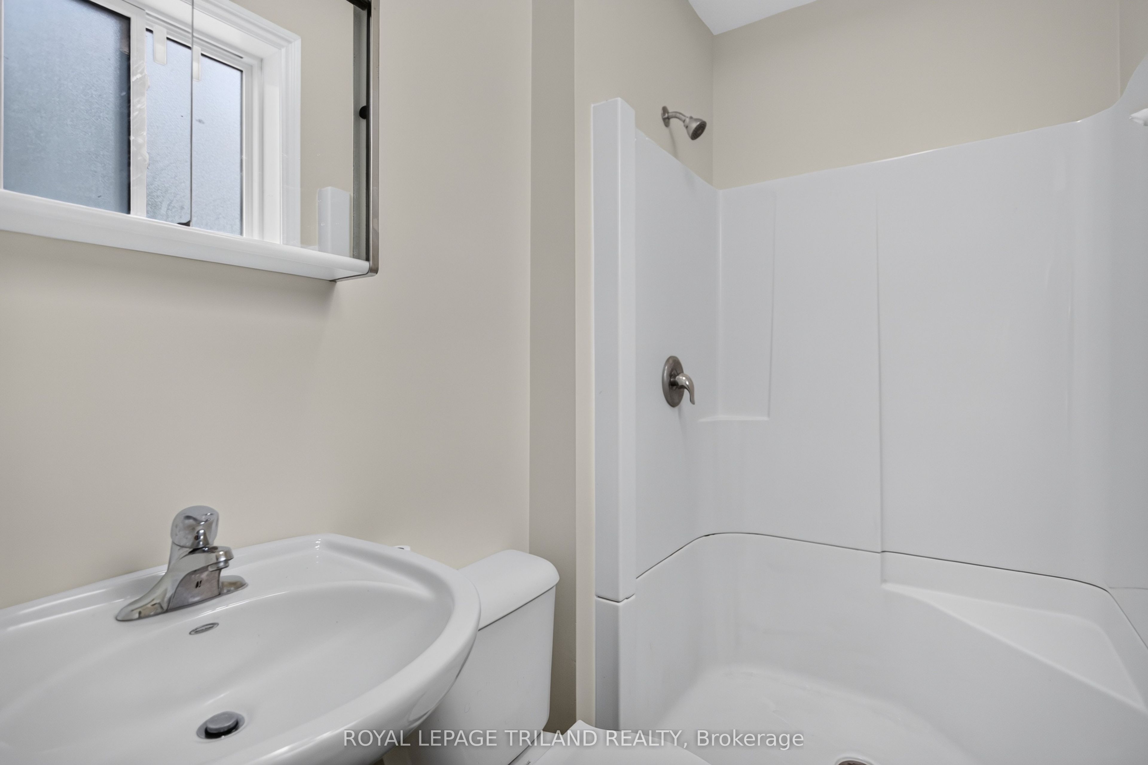2.5 Antrim Street Property Photo 17