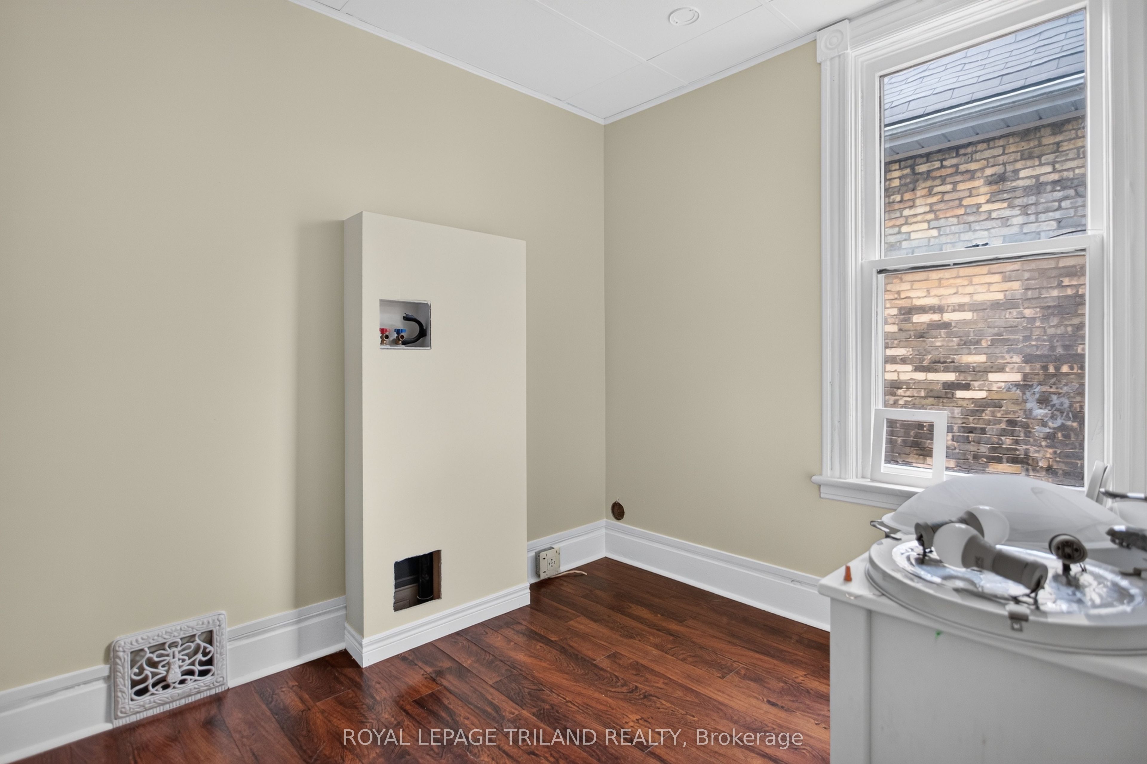 2.5 Antrim Street Property Photo 26