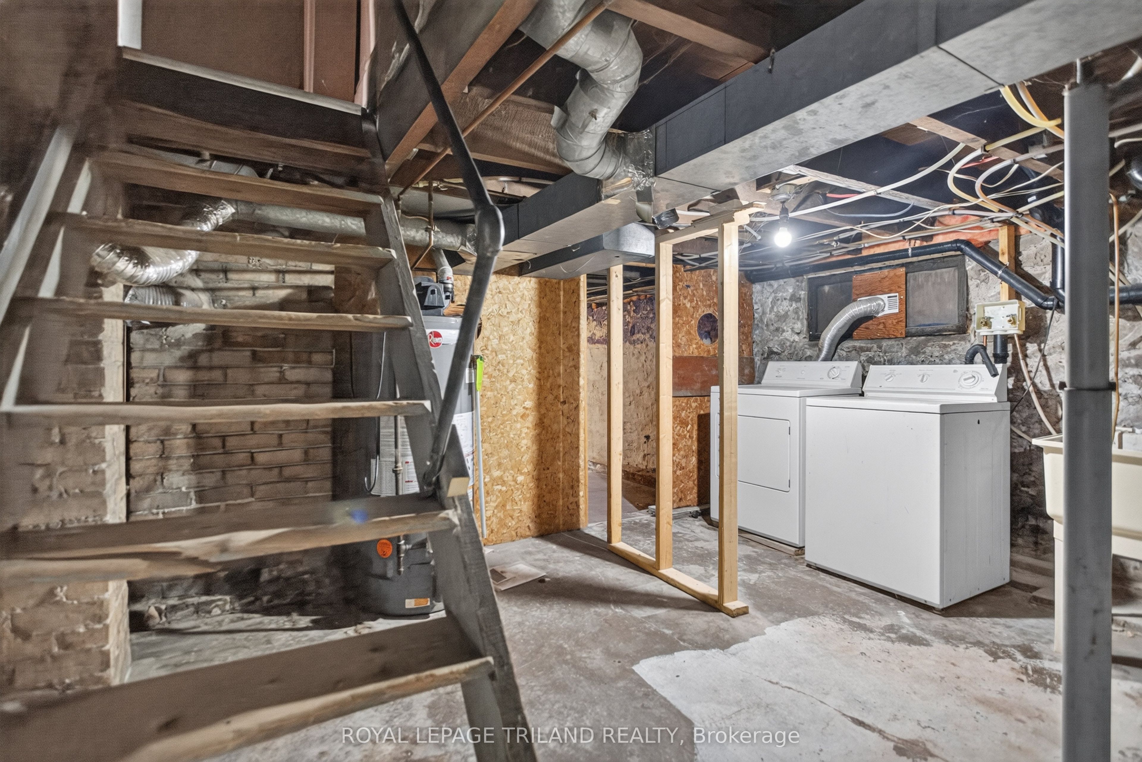 2.5 Antrim Street Property Photo 34