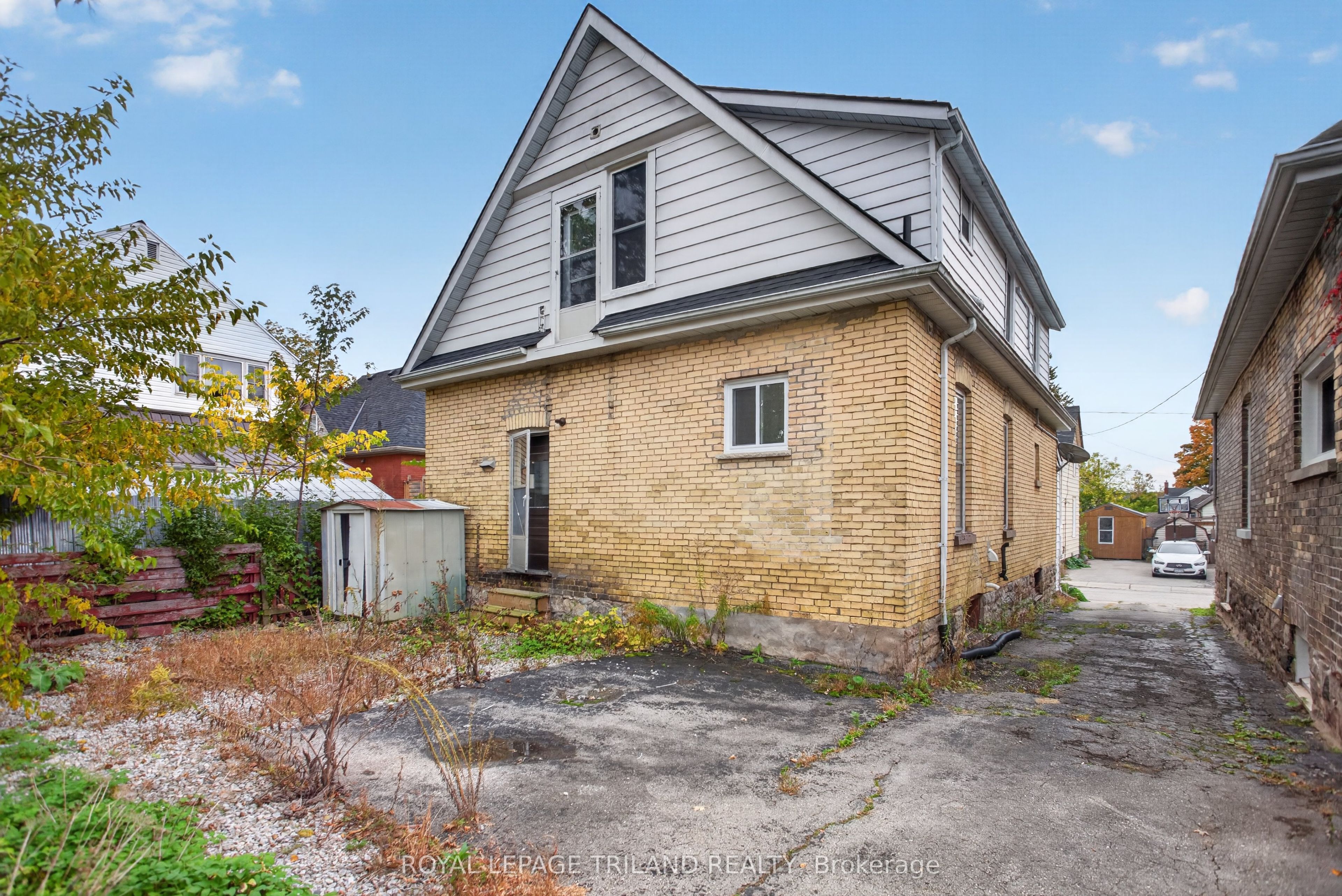 2.5 Antrim Street Property Photo 35