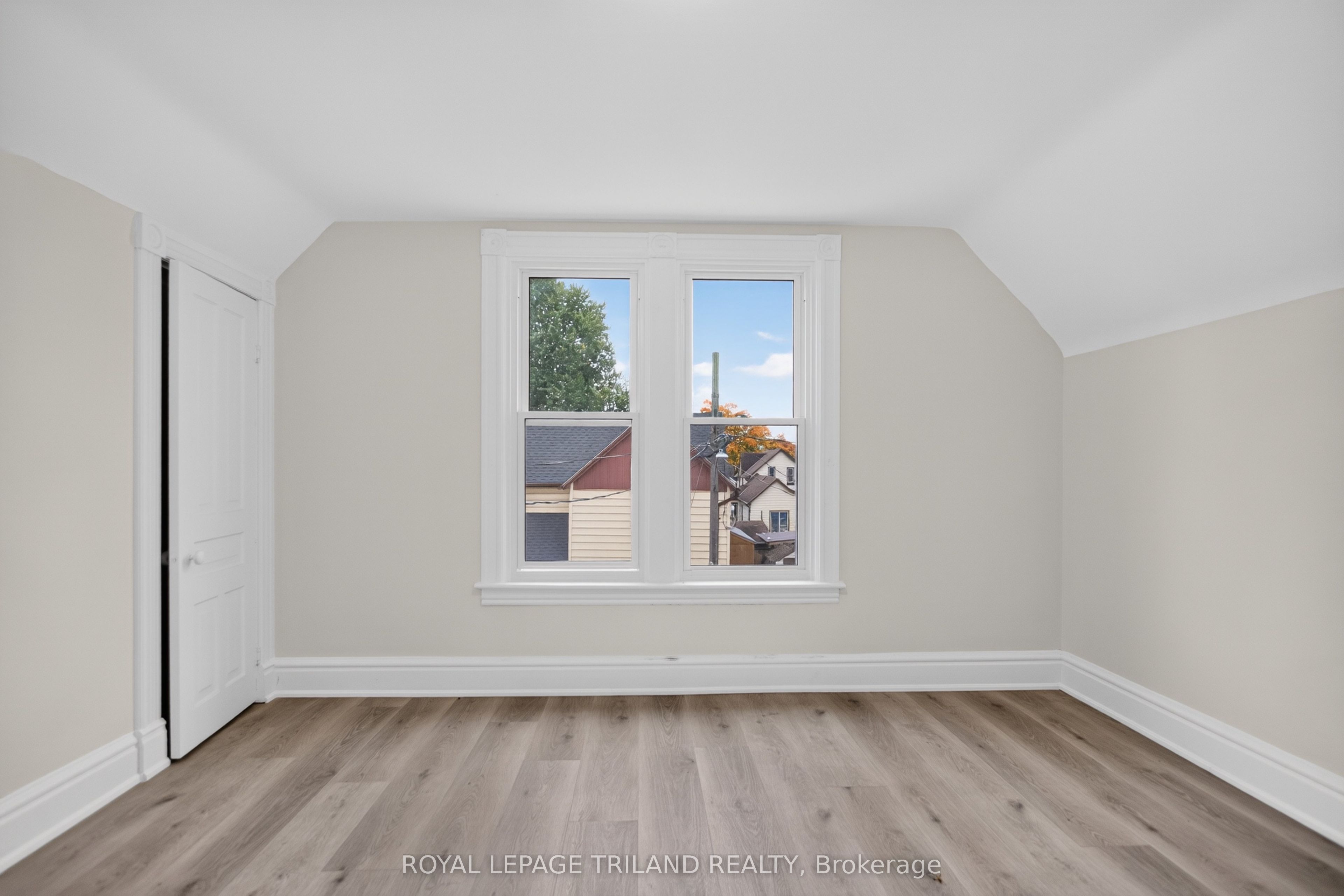 2.5 Antrim Street Property Photo 42