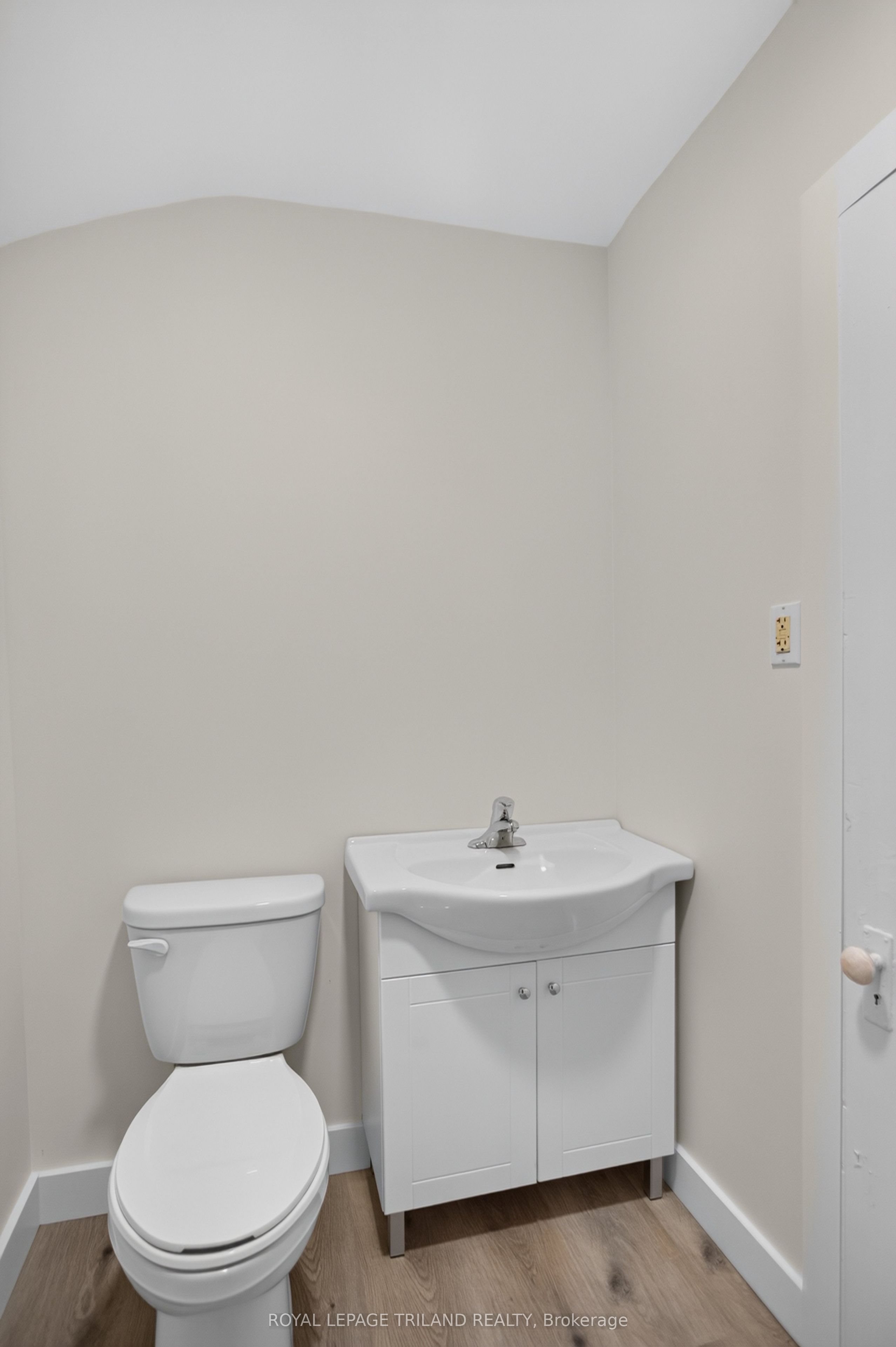 2.5 Antrim Street Property Photo 45