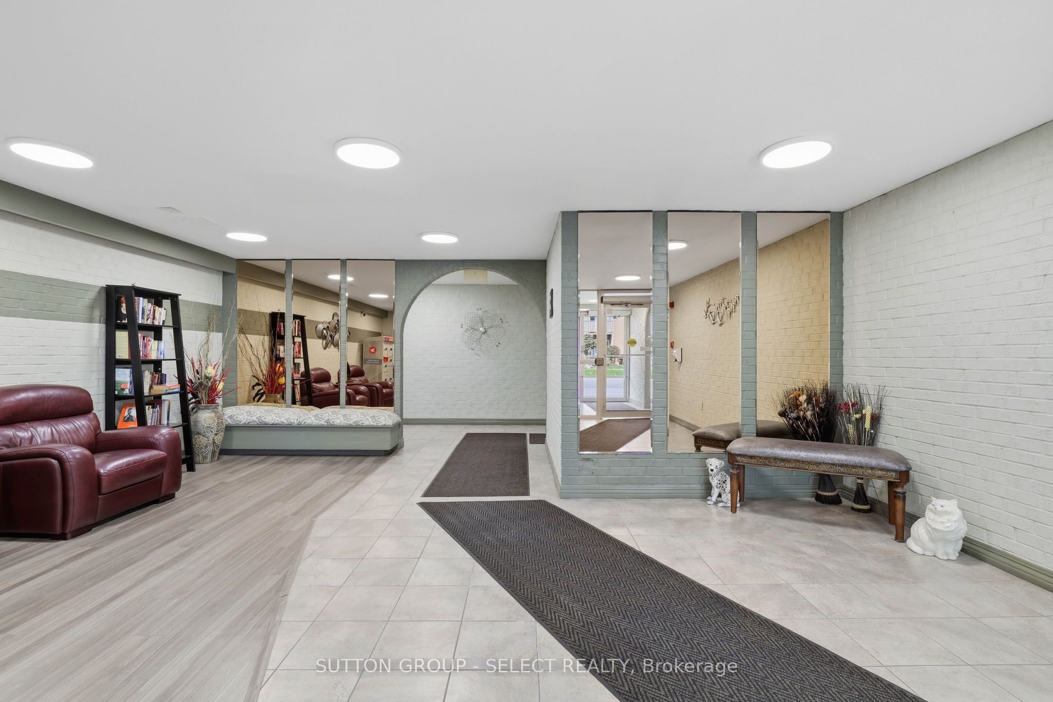 1102 Jalna Boulevard 408 Property Photo 6