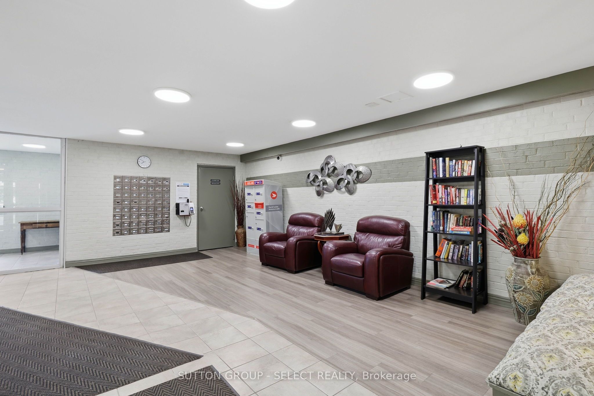 1102 Jalna Boulevard 408 Property Photo 7