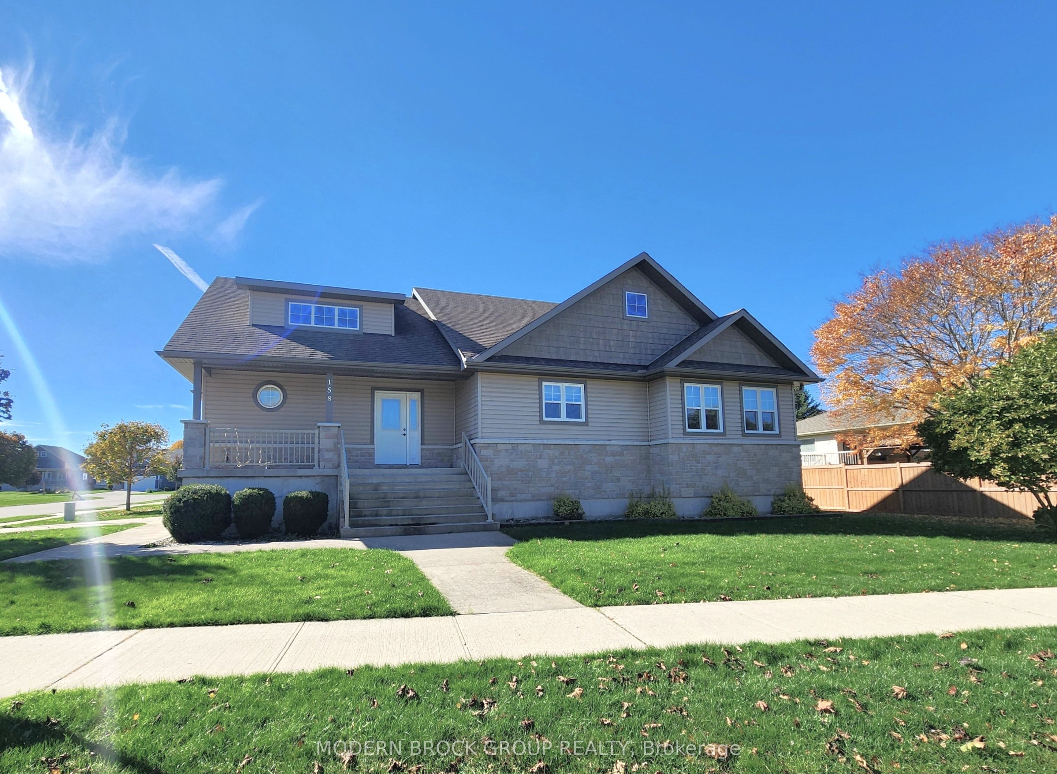 158 Wildwood Crescent Property Photo 1
