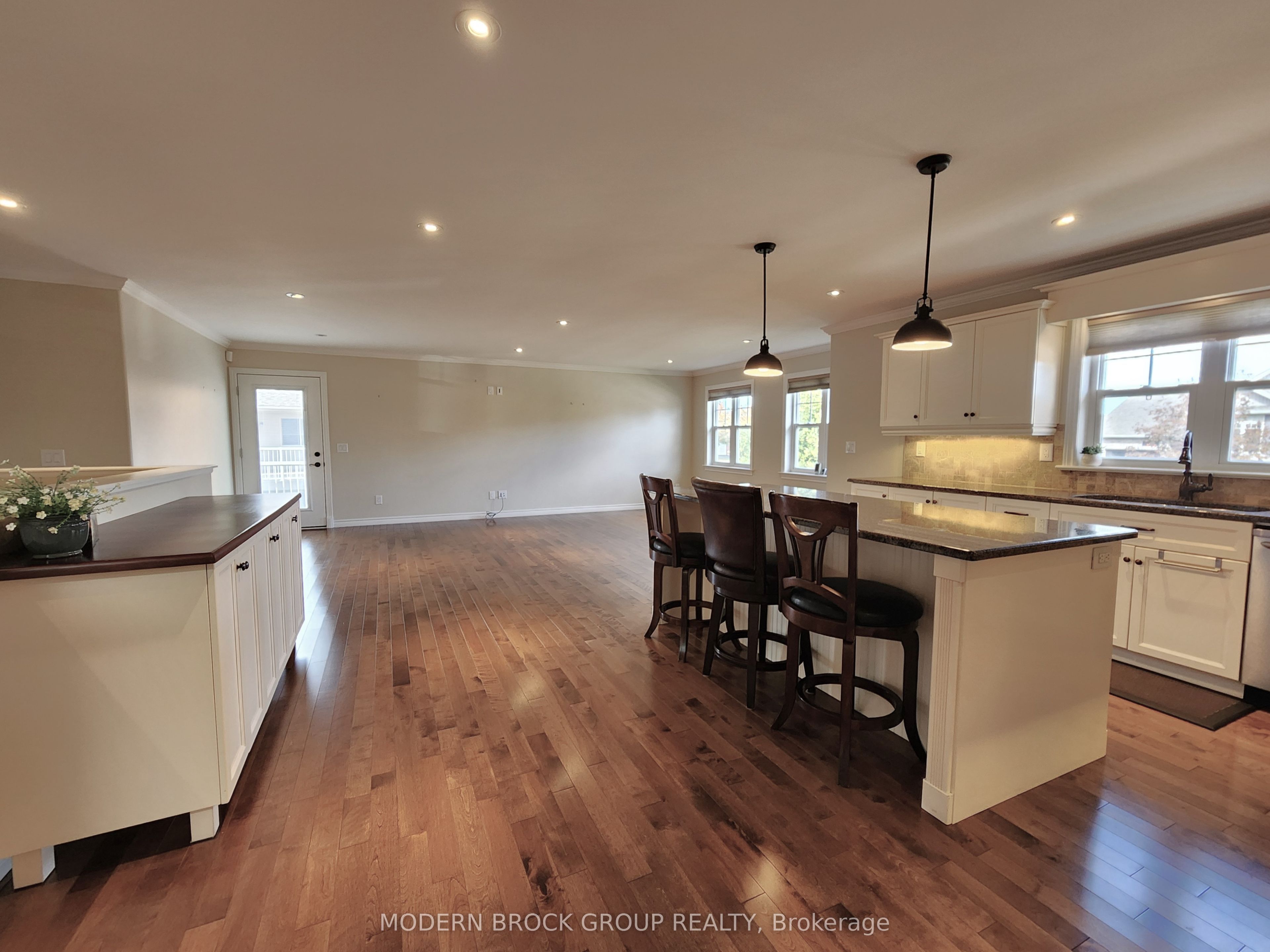 158 Wildwood Crescent Property Photo 9