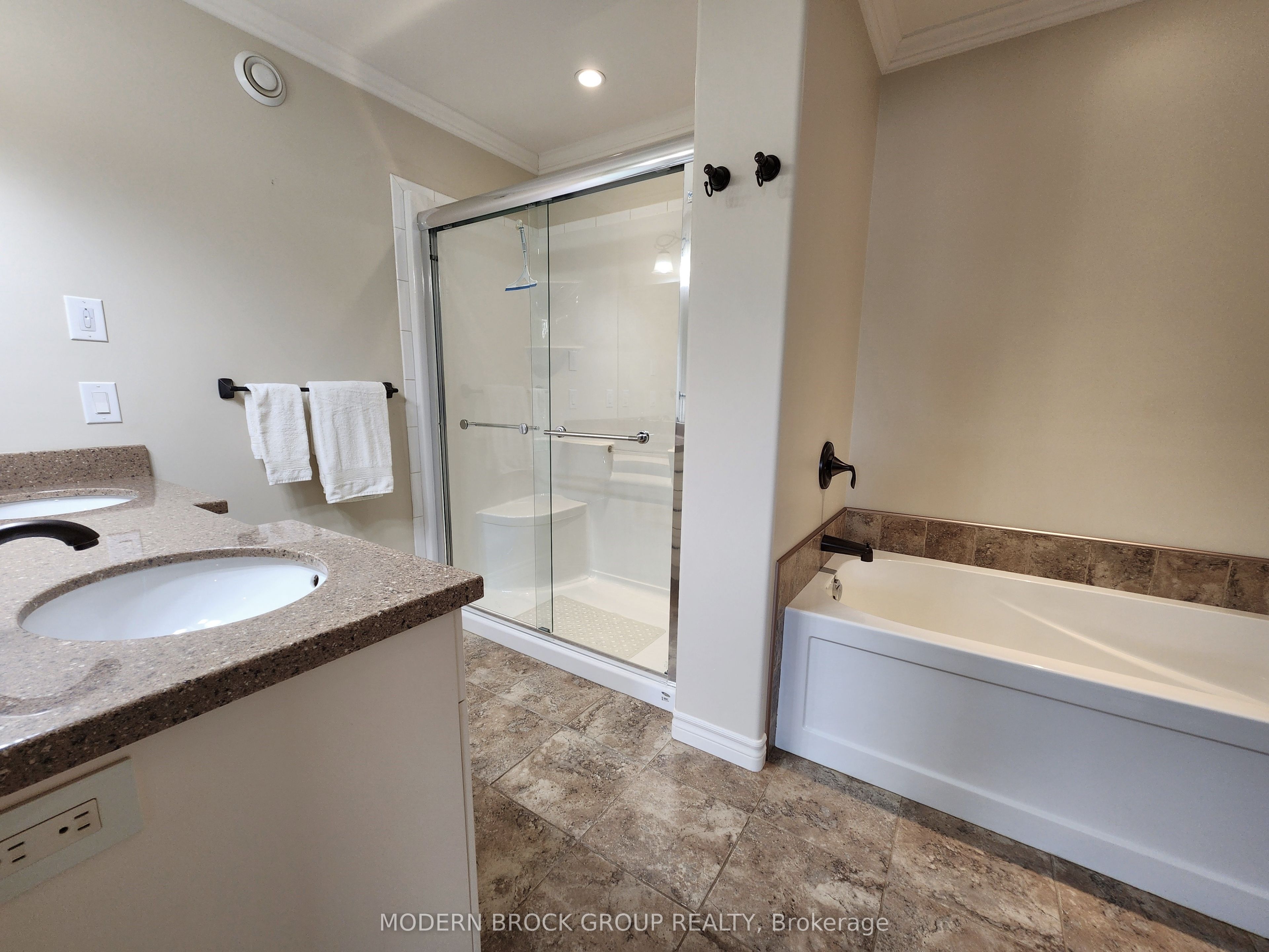 158 Wildwood Crescent Property Photo 27