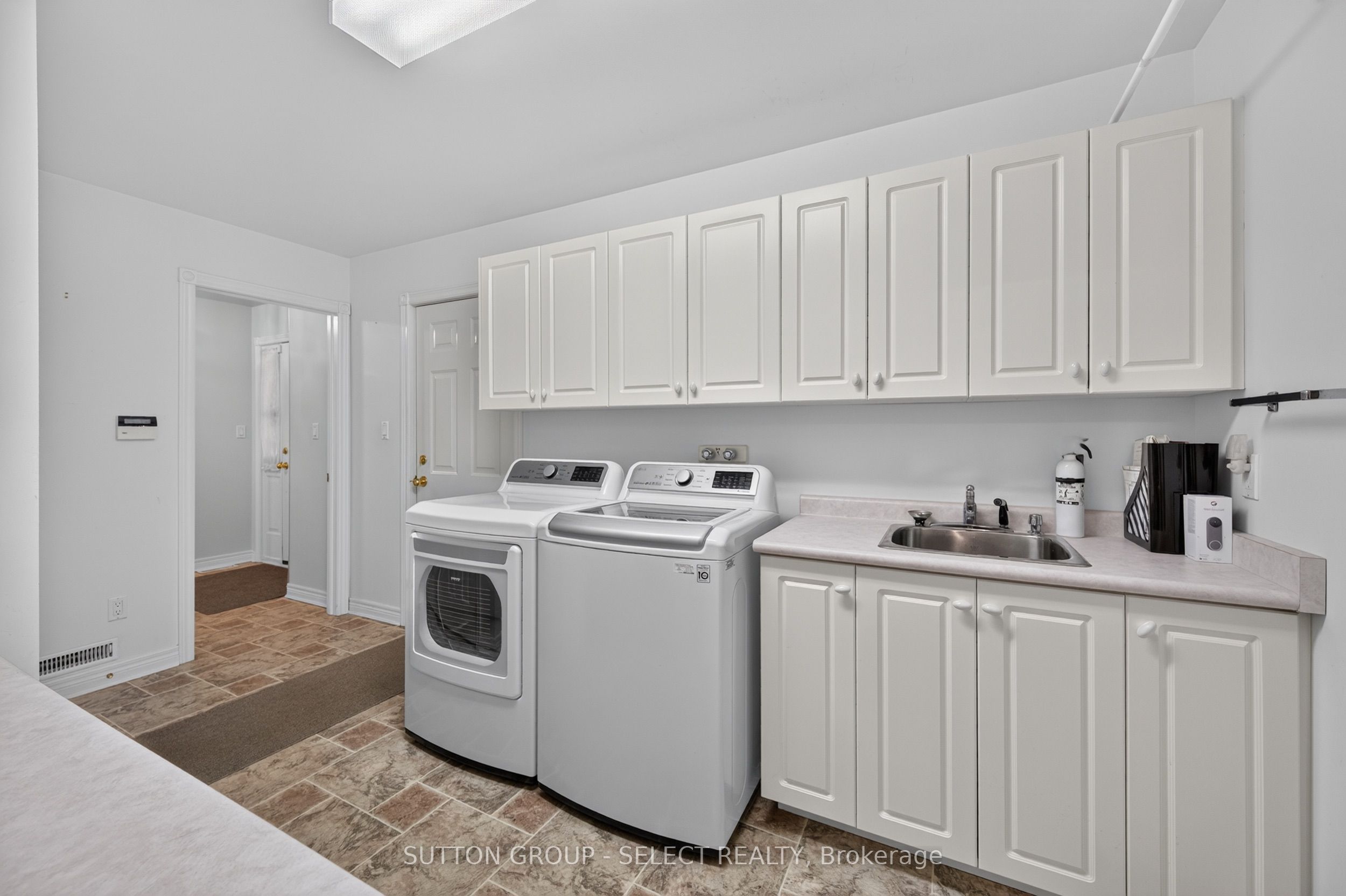 8 Kennedy Court Property Photo 24