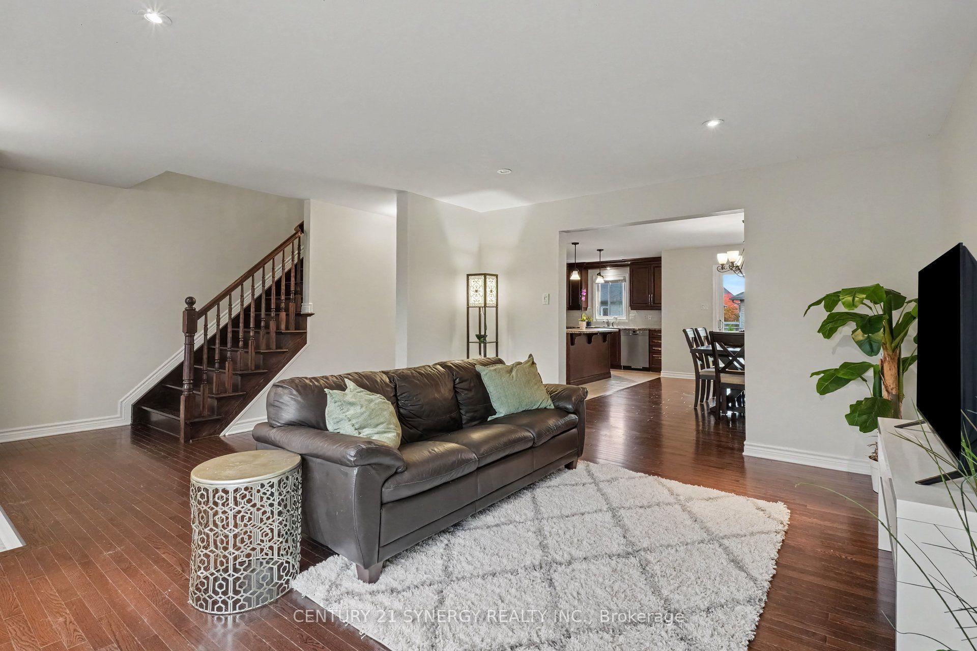344 Colmar Street Property Photo 5