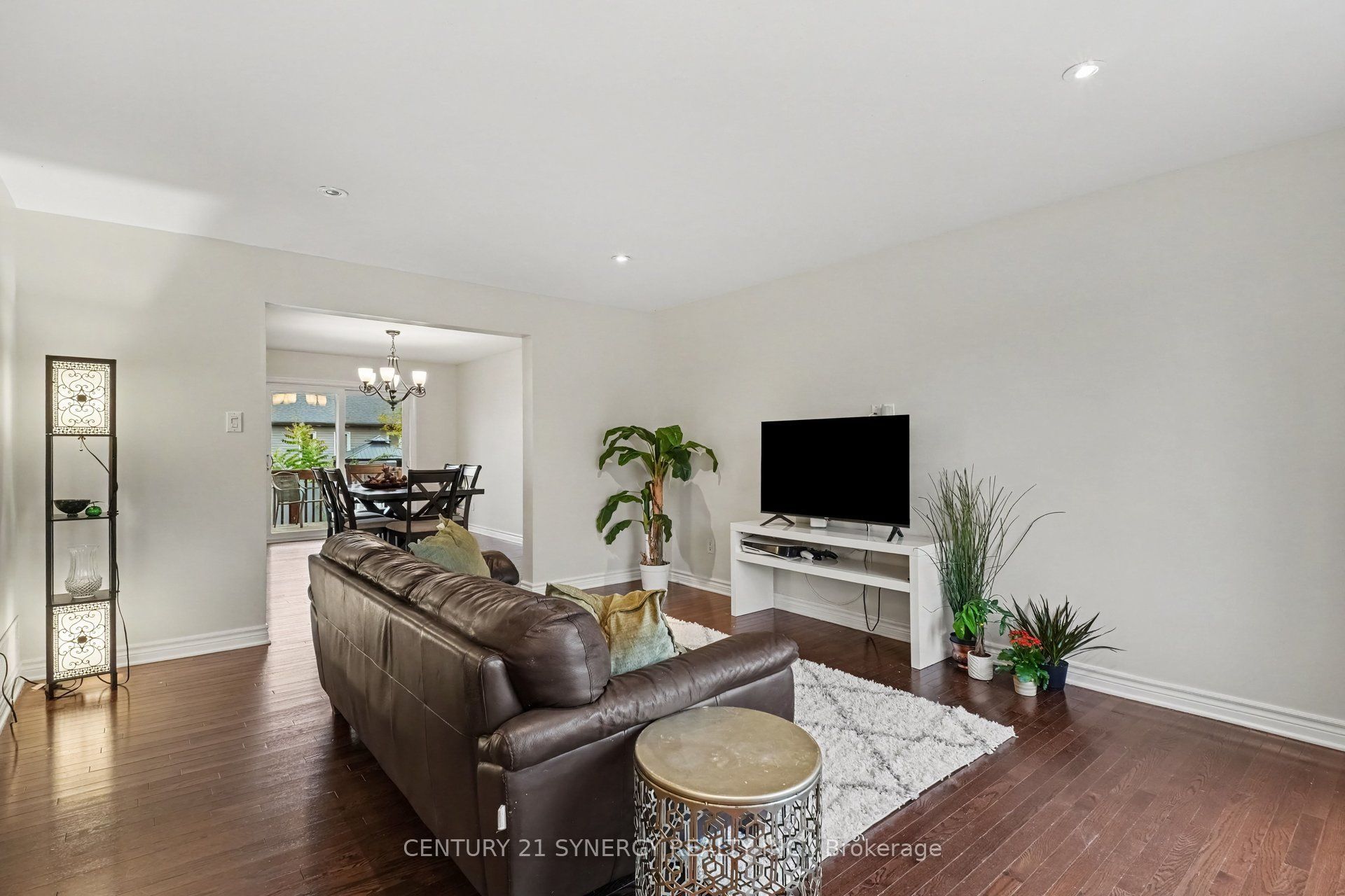 344 Colmar Street Property Photo 7