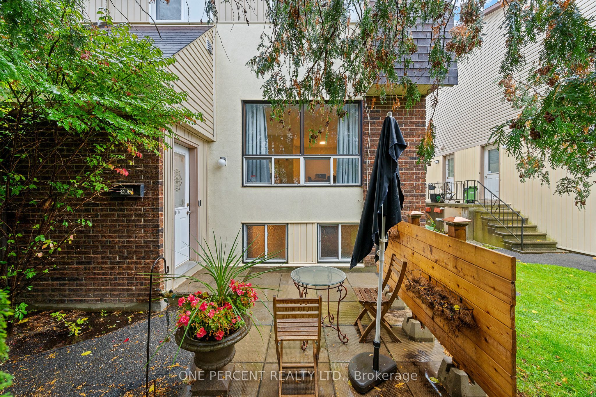 20 Sonnet Crescent D Property Photo 2