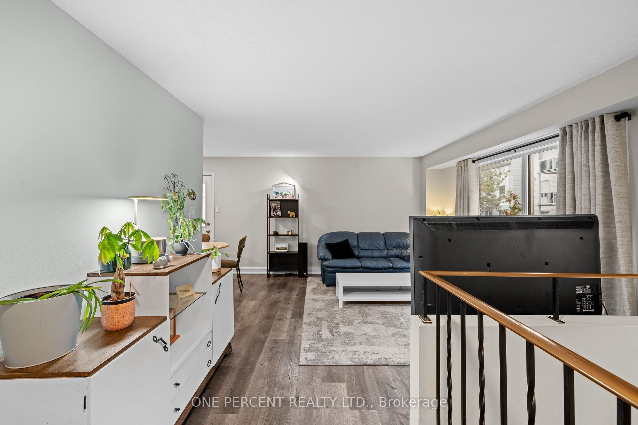 20 Sonnet Crescent D Property Photo 7