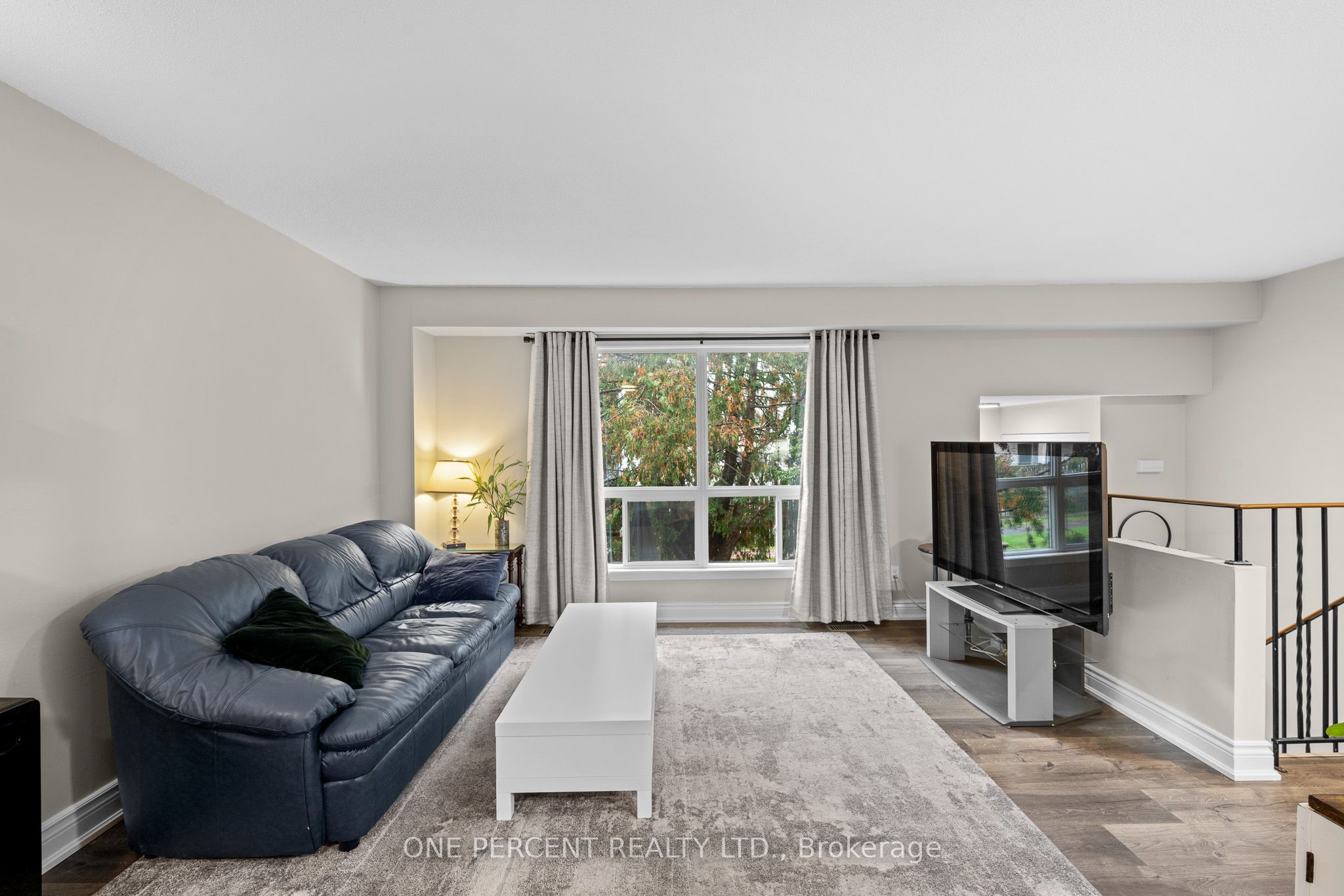 20 Sonnet Crescent D Property Photo 9
