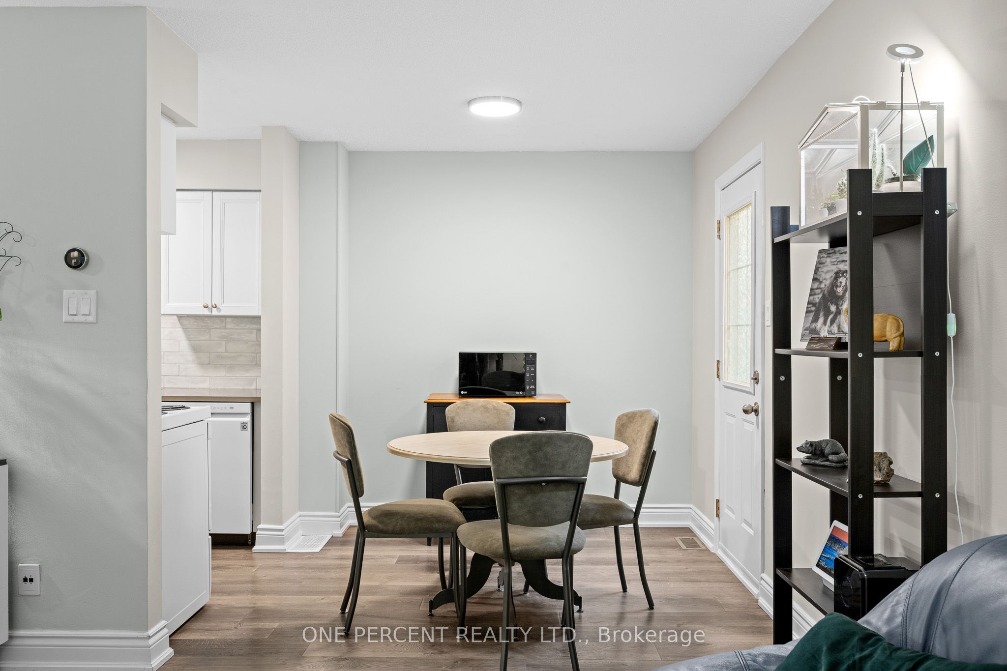 20 Sonnet Crescent D Property Photo 13
