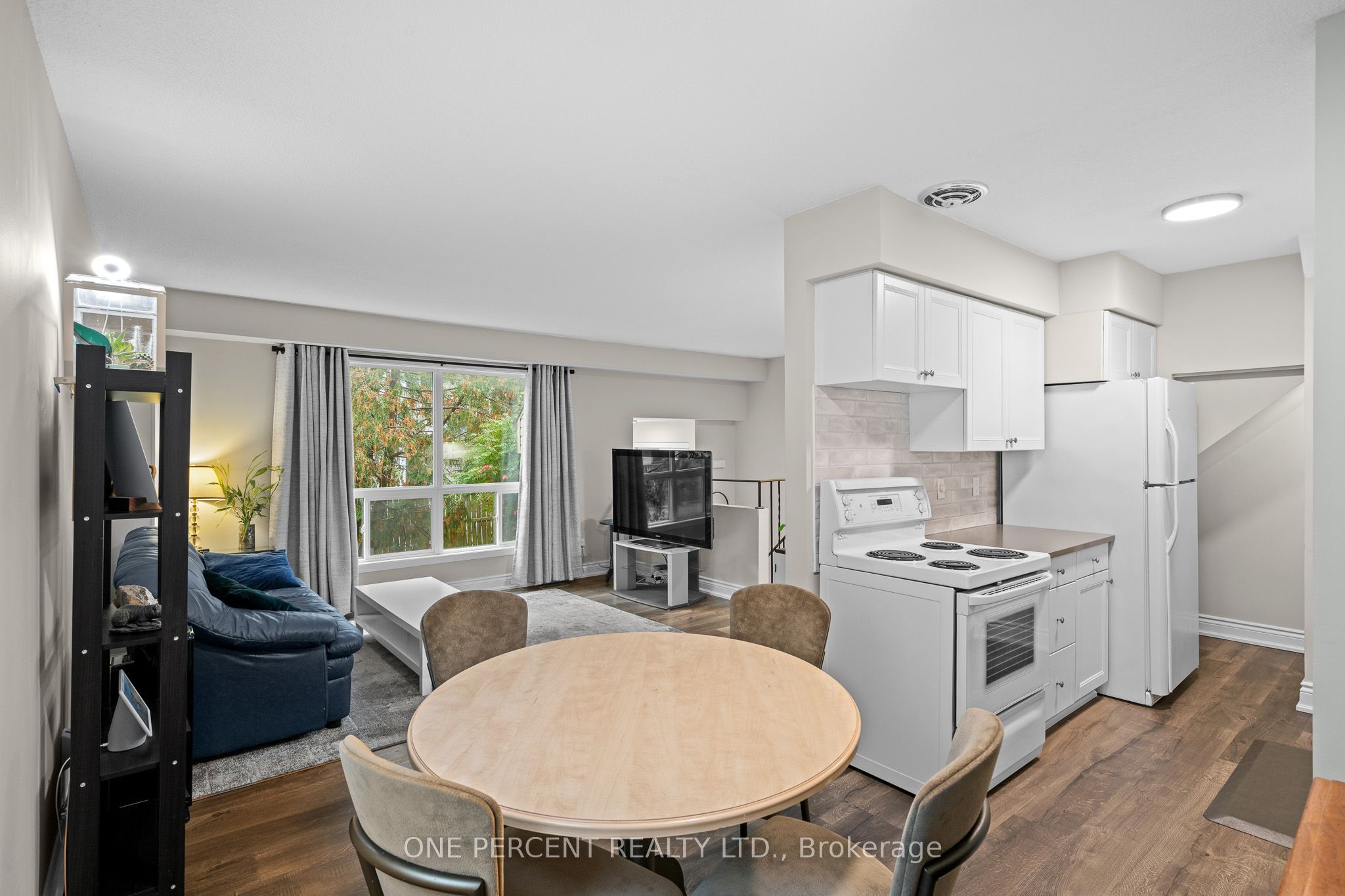 20 Sonnet Crescent D Property Photo 14