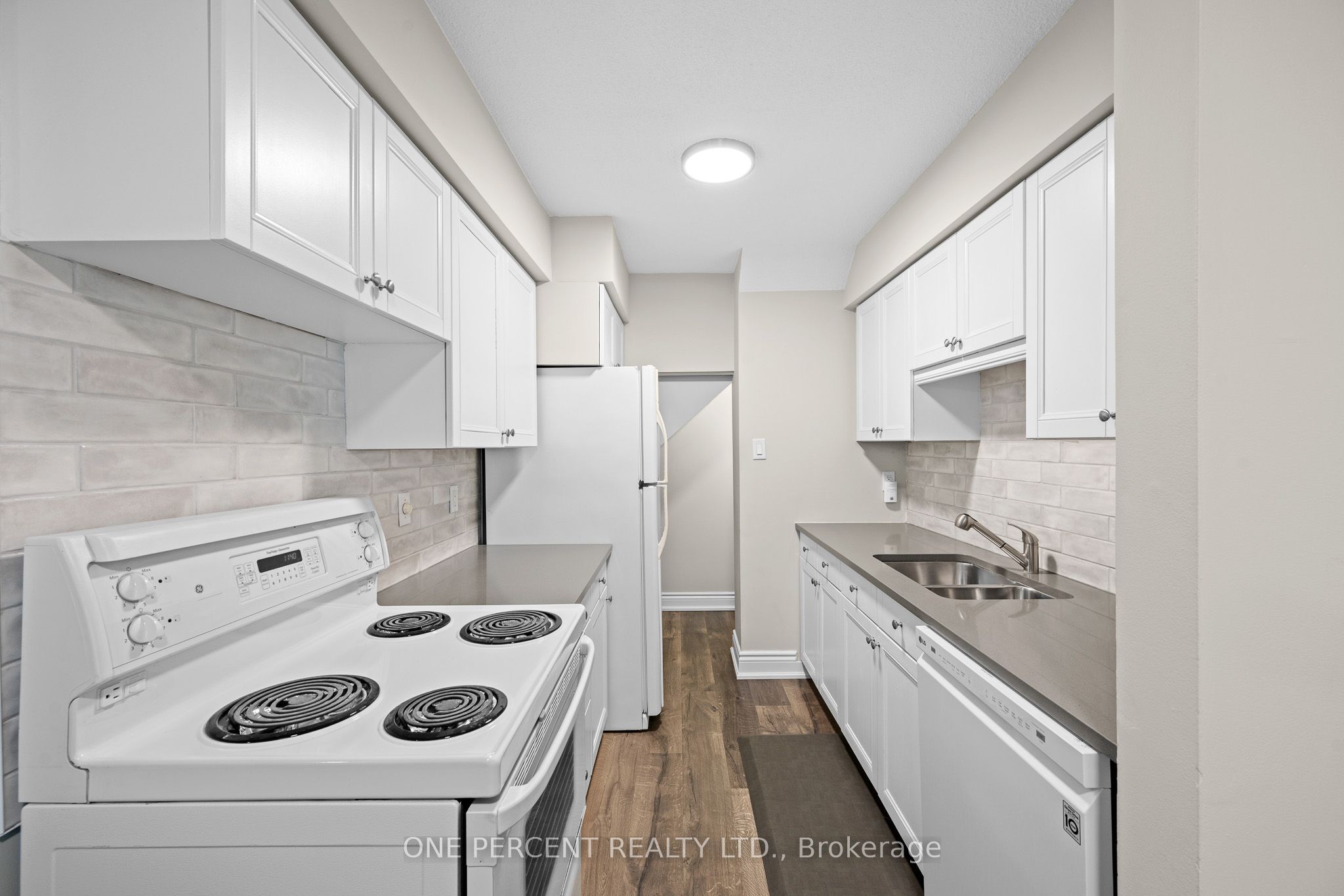 20 Sonnet Crescent D Property Photo 15