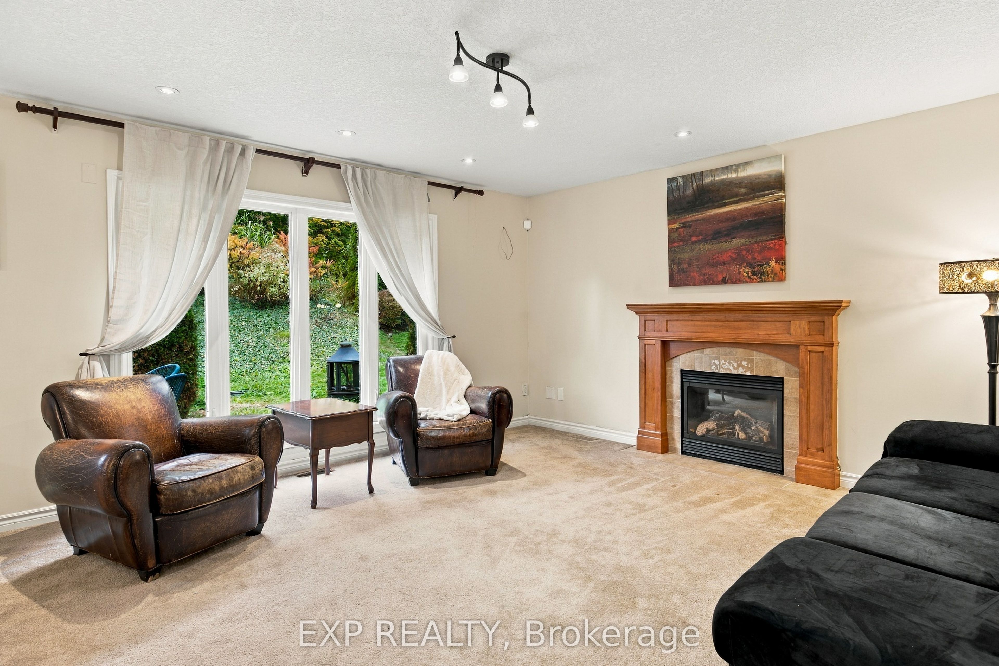 697 Rhine Fall Drive Property Photo 6