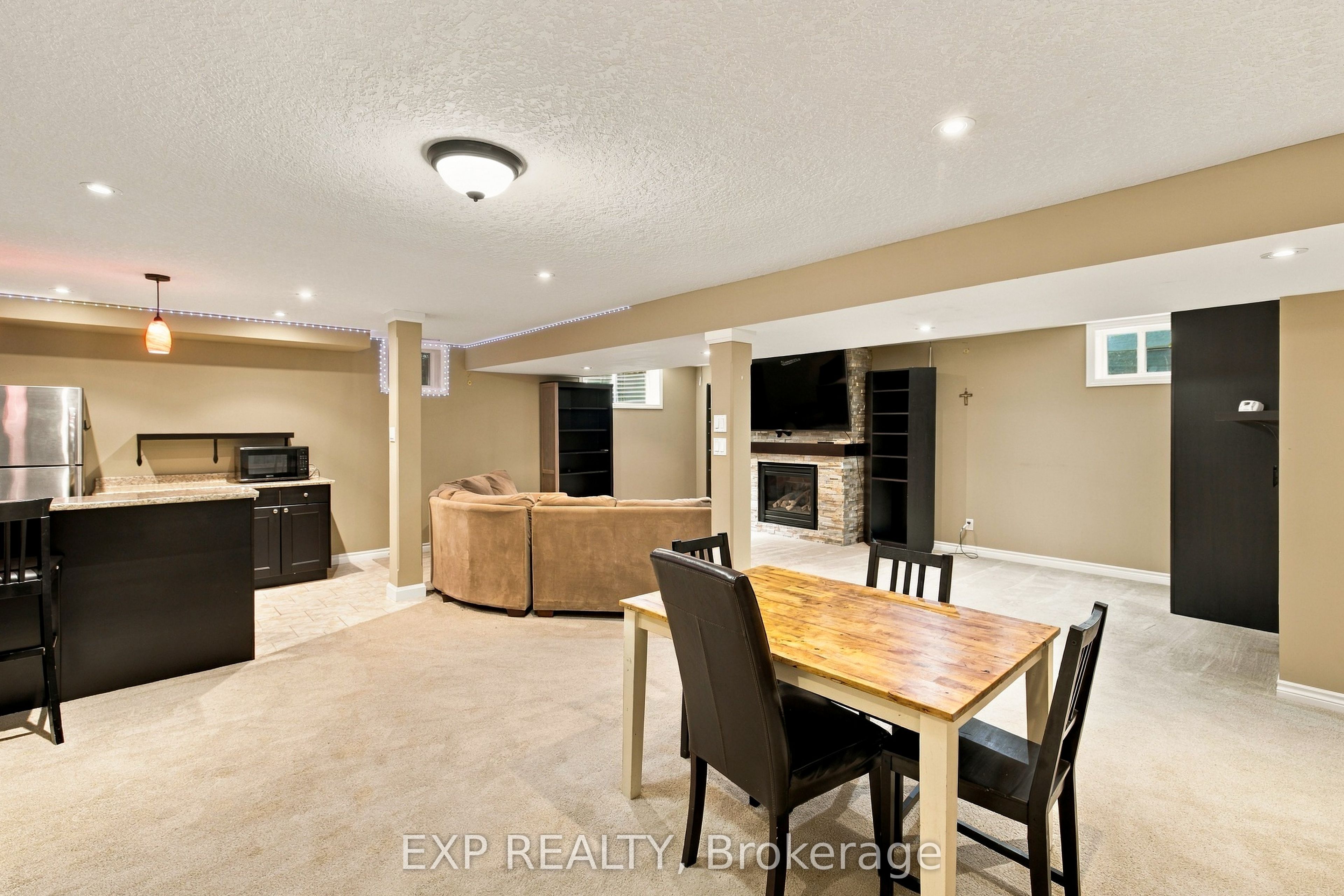 697 Rhine Fall Drive Property Photo 12