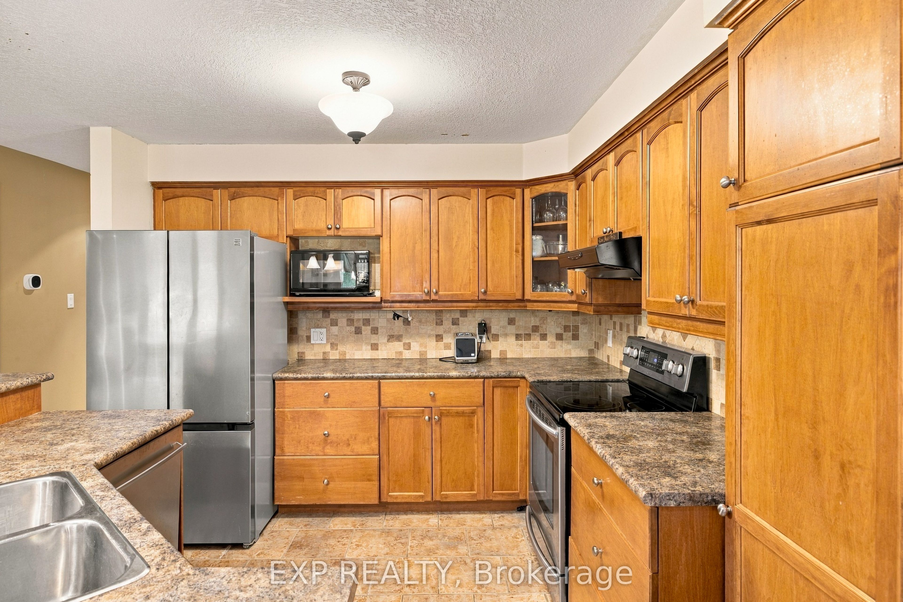 697 Rhine Fall Drive Property Photo 18