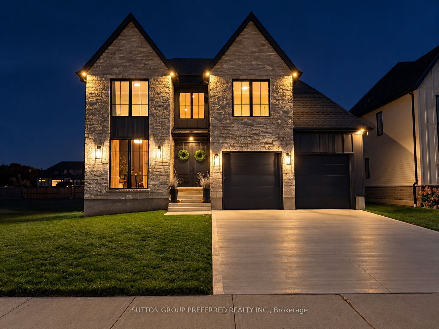 154910 15th Line Property Photo 1