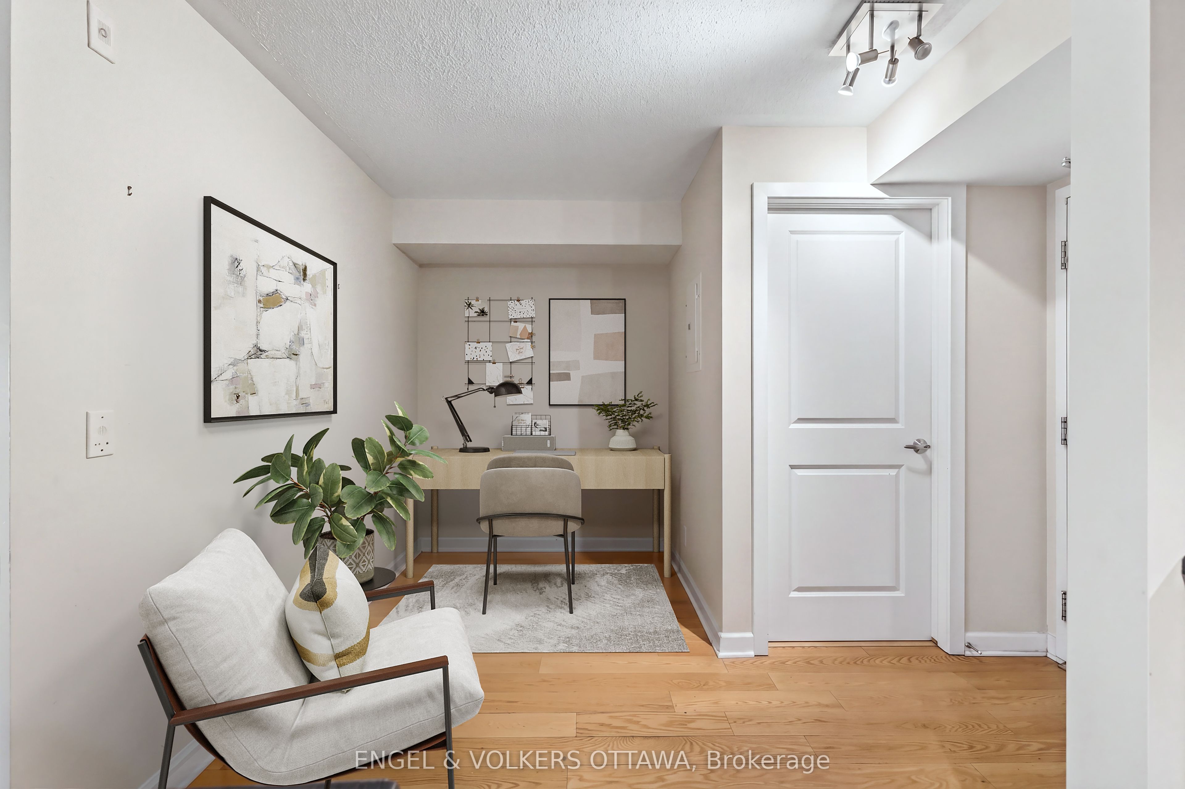 138 Somerset Street W 604 Property Photo 4