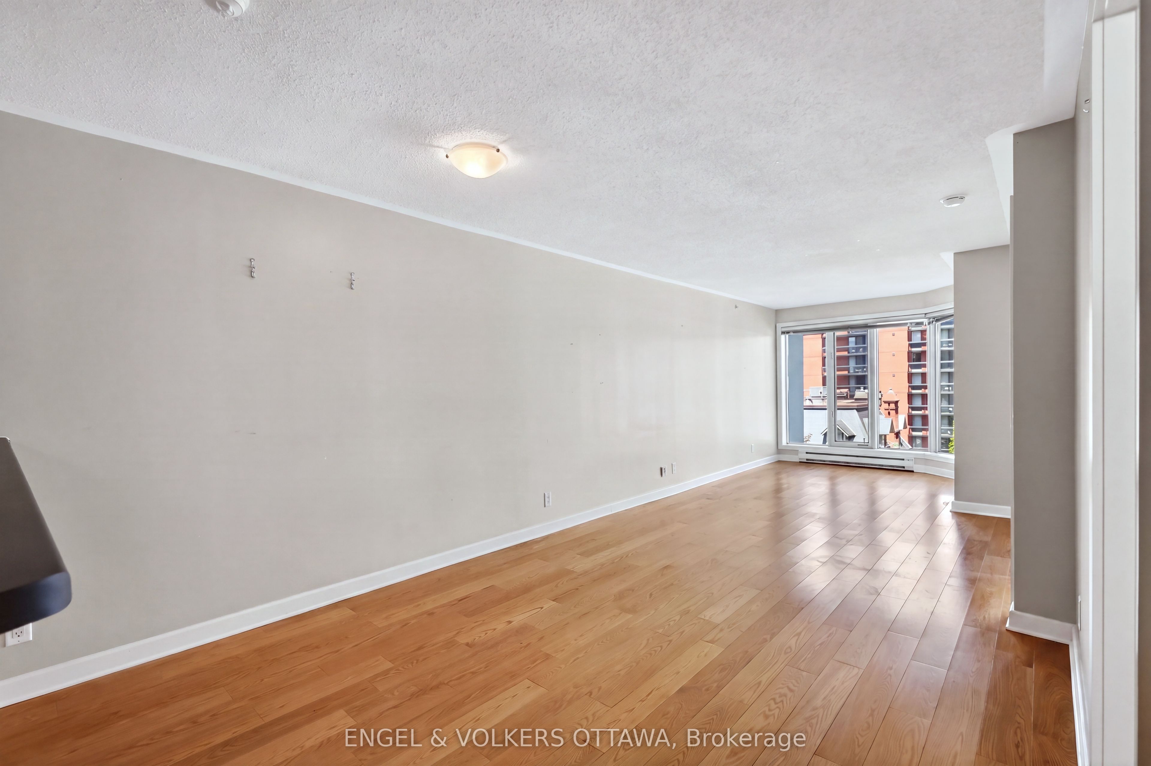 138 Somerset Street W 604 Property Photo 15