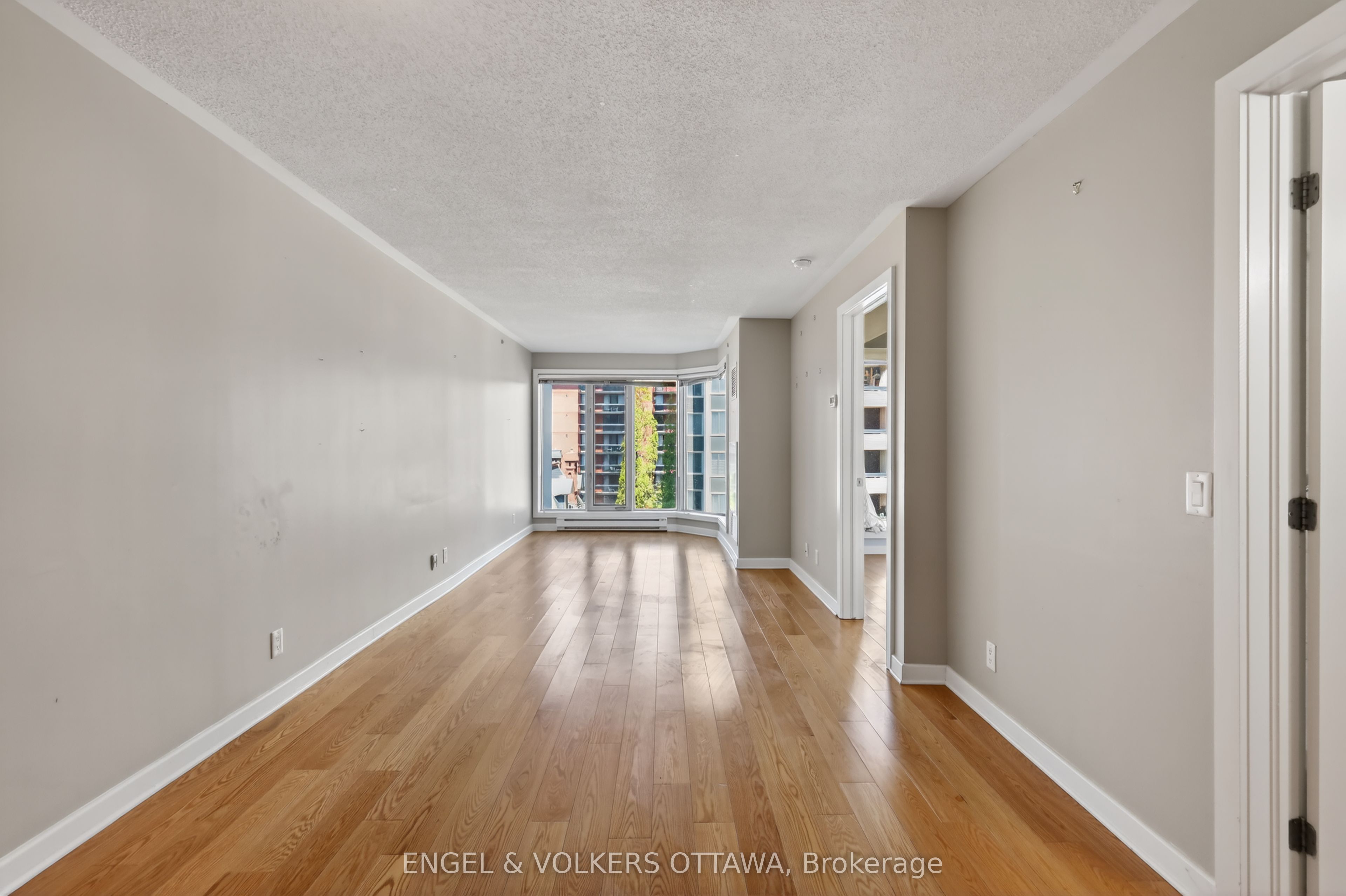 138 Somerset Street W 604 Property Photo 16