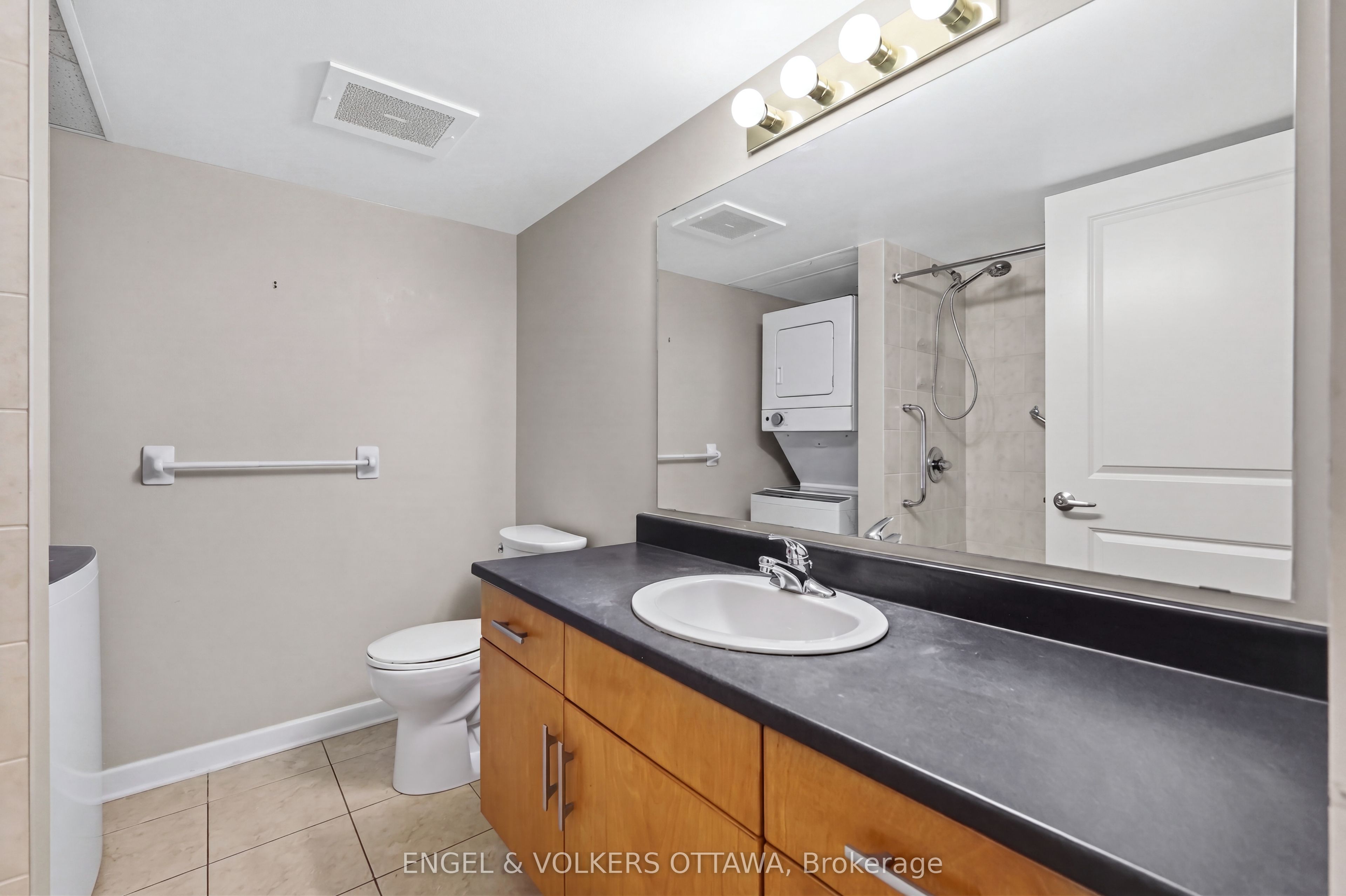 138 Somerset Street W 604 Property Photo 19