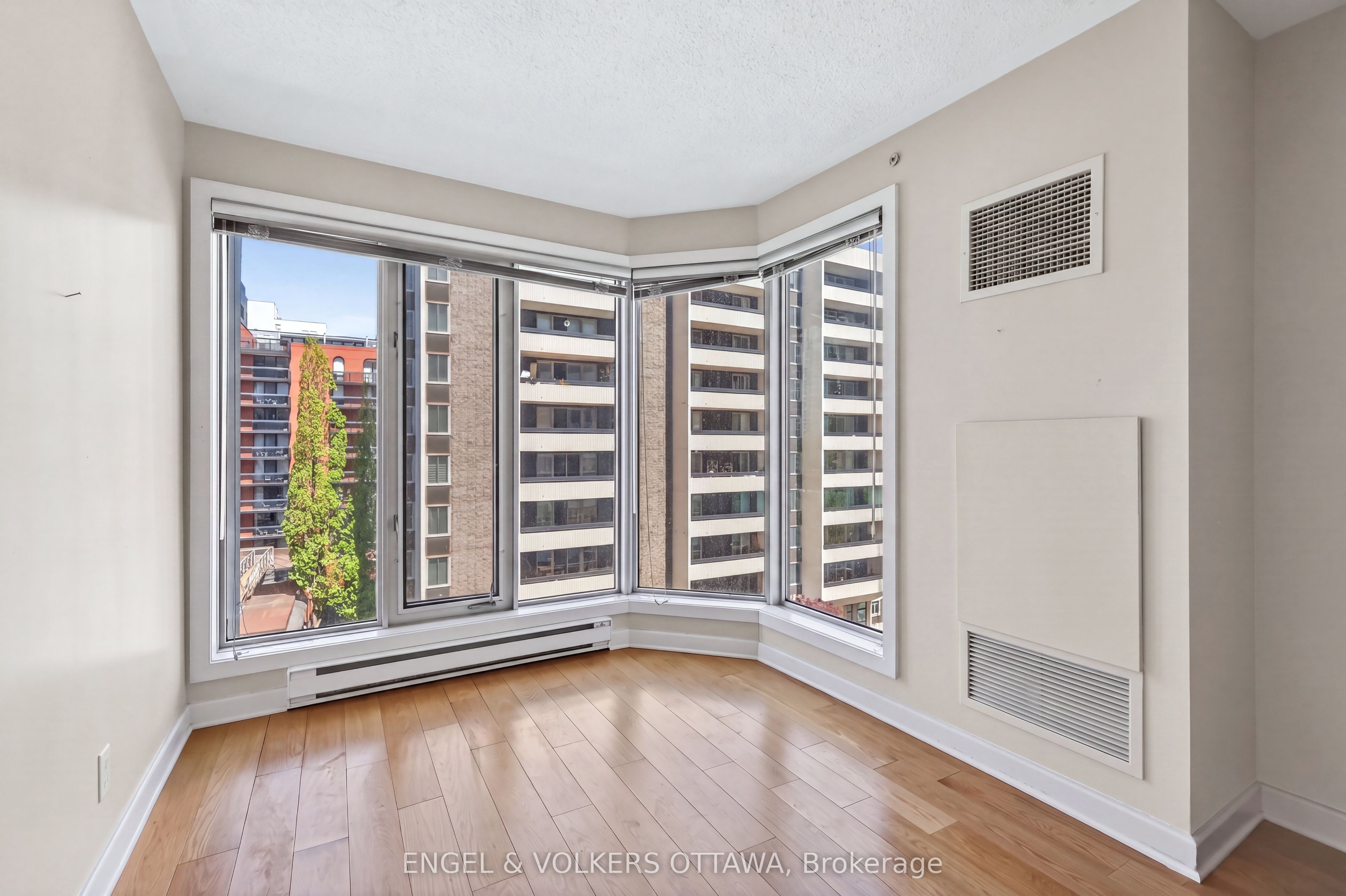 138 Somerset Street W 604 Property Photo 21