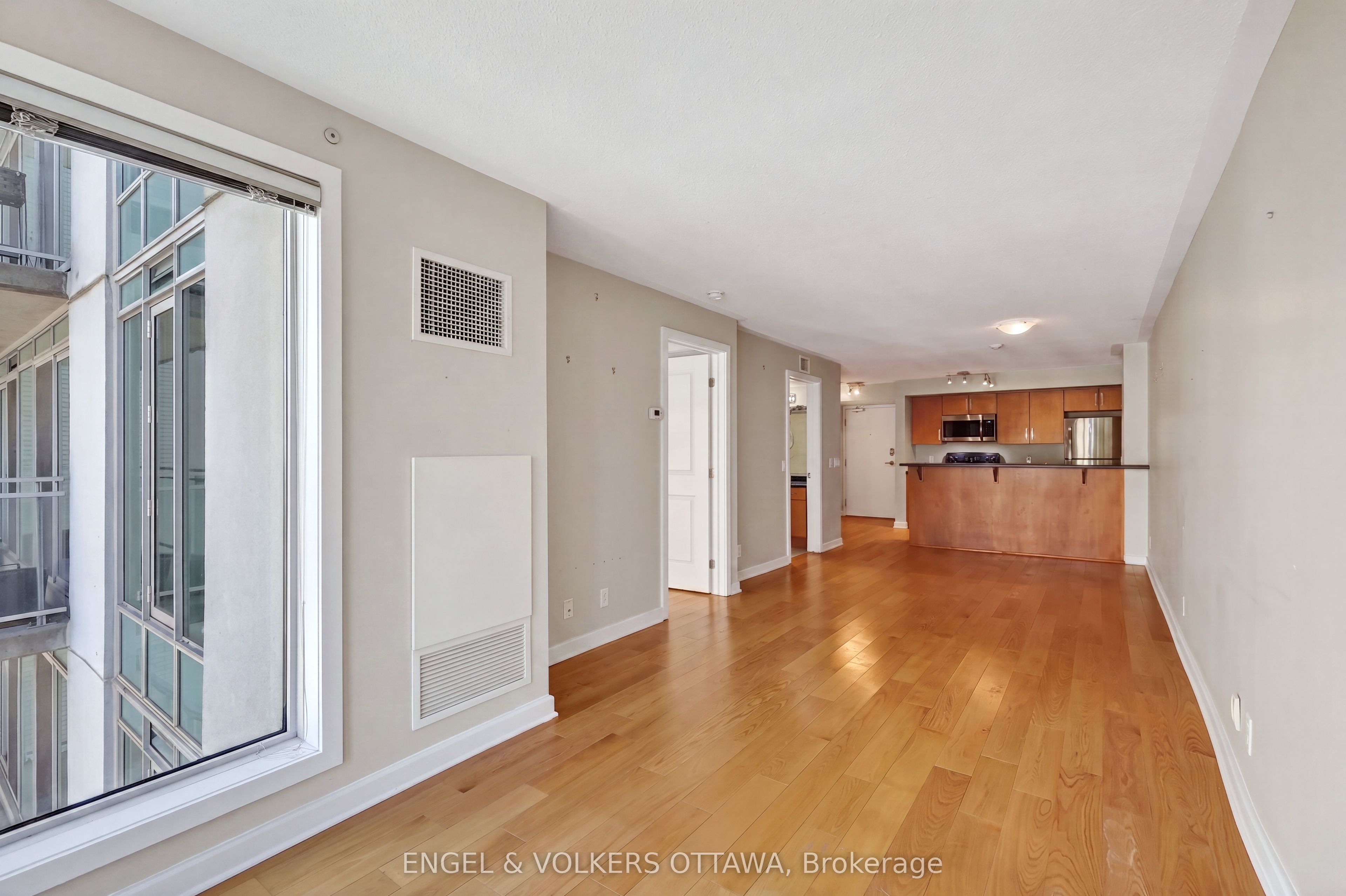 138 Somerset Street W 604 Property Photo 22