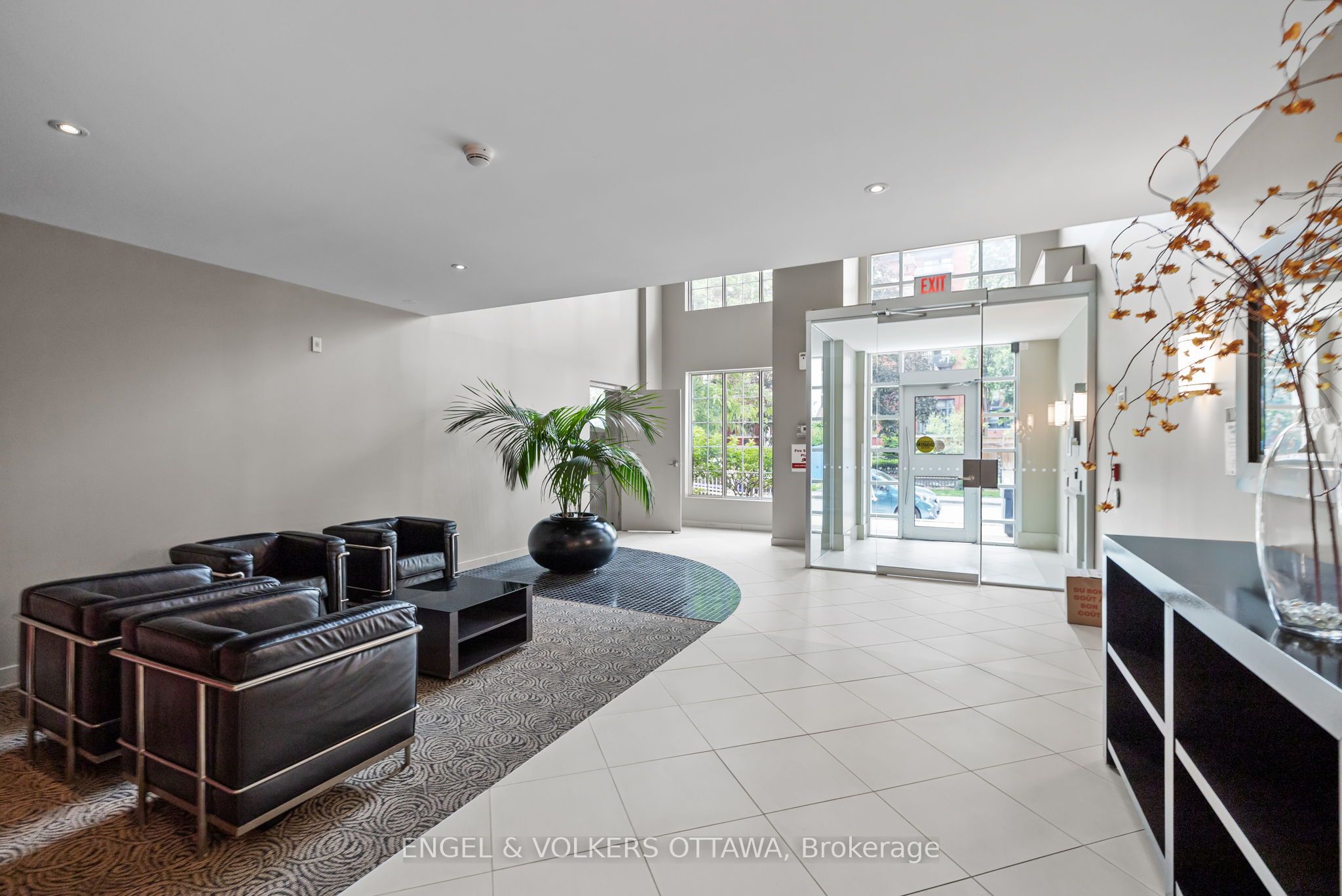 138 Somerset Street W 604 Property Photo 34