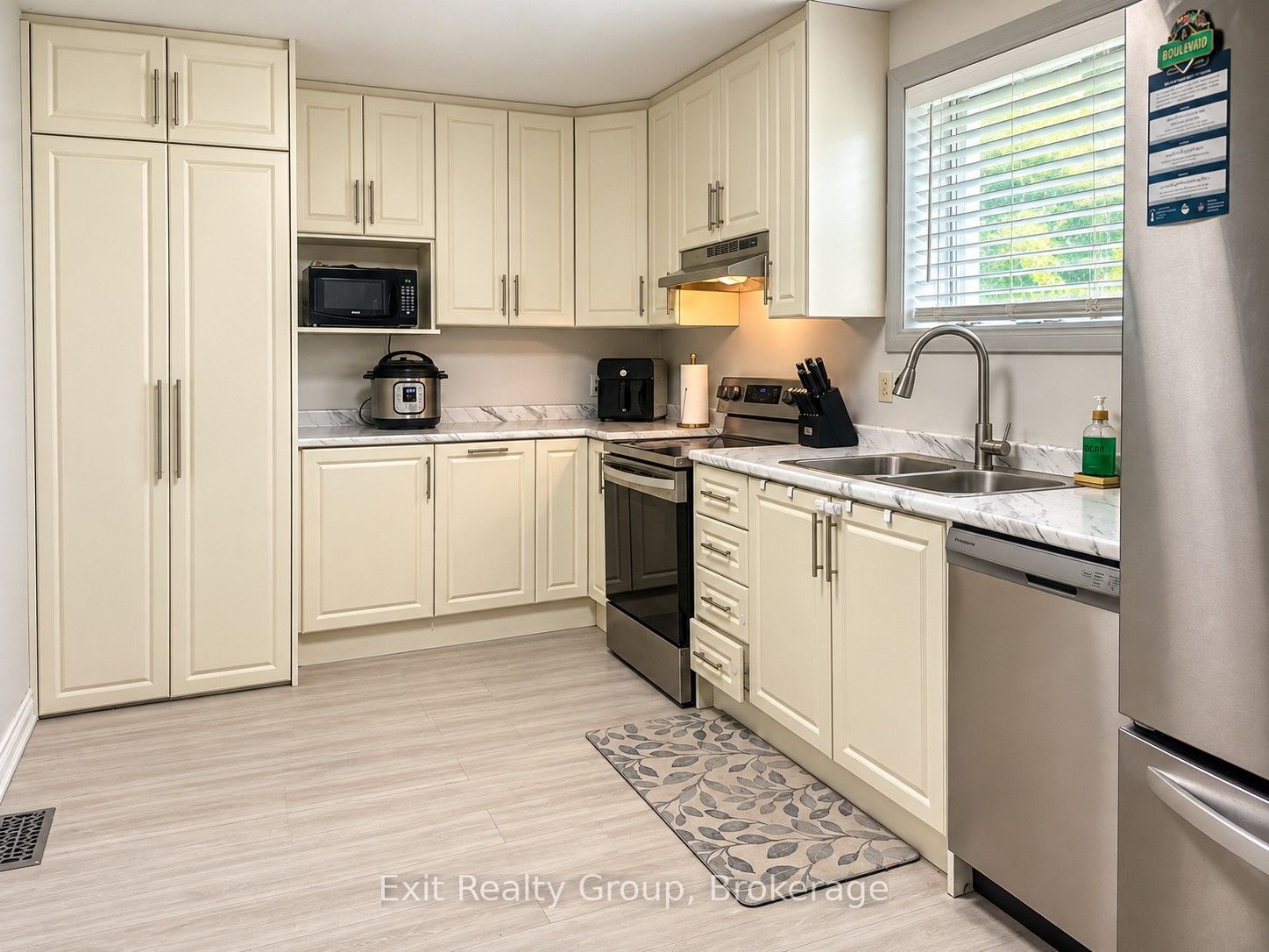 19 Cedar Street Property Photo 7