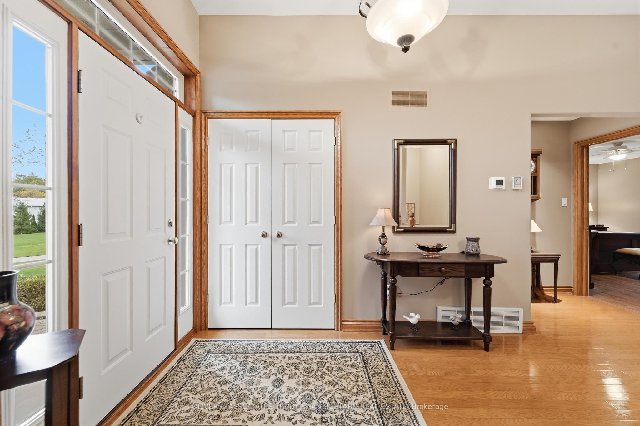 10075 Jennison Crescent Property Photo 3