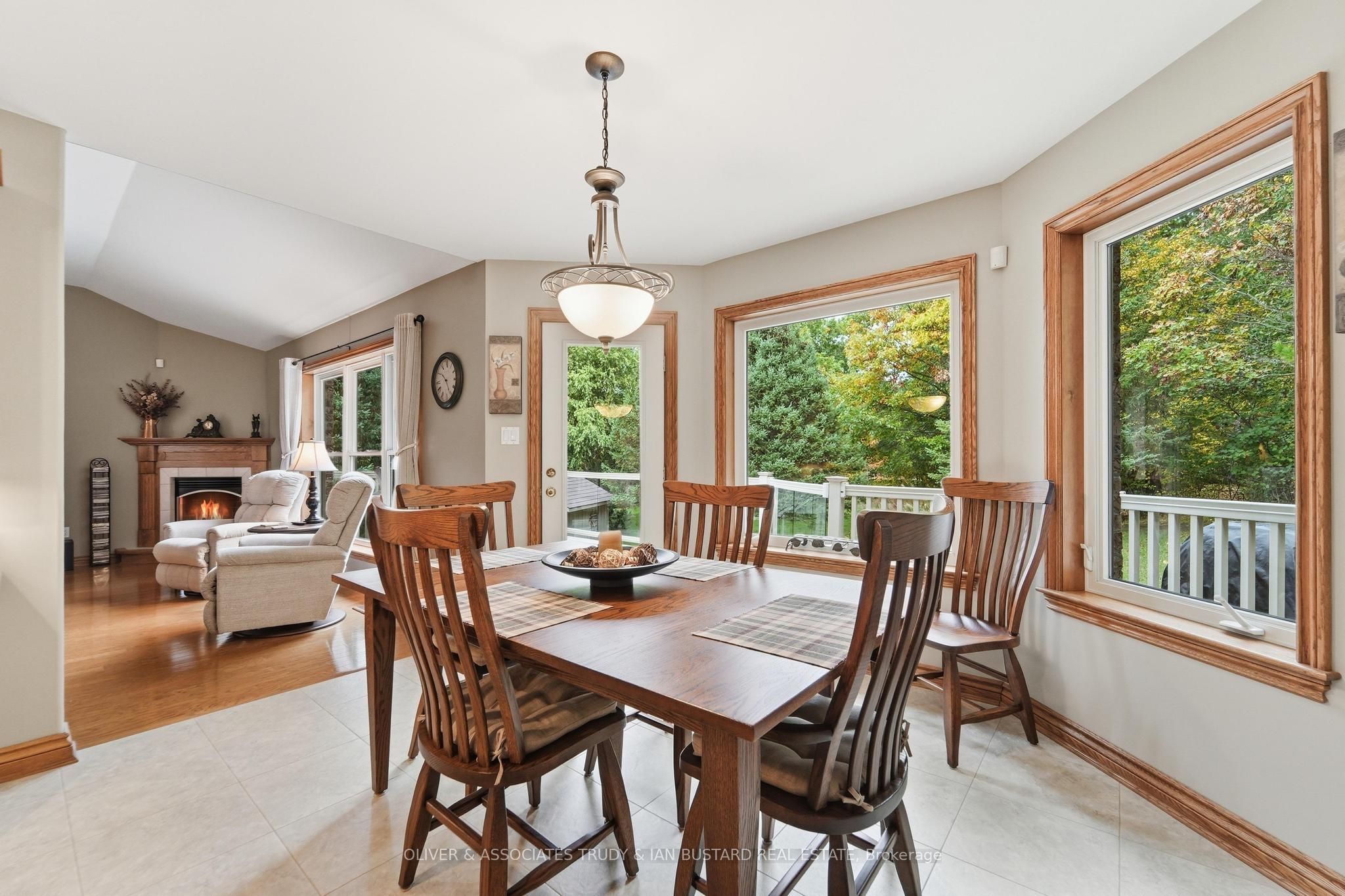 10075 Jennison Crescent Property Photo 14