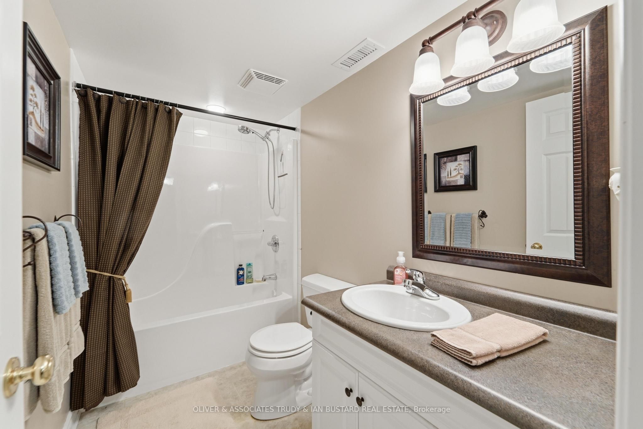 10075 Jennison Crescent Property Photo 30