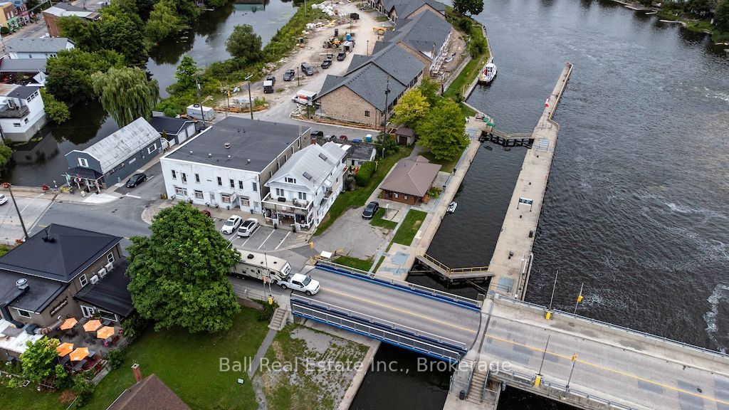 8 Bridge Street N Property Photo 5
